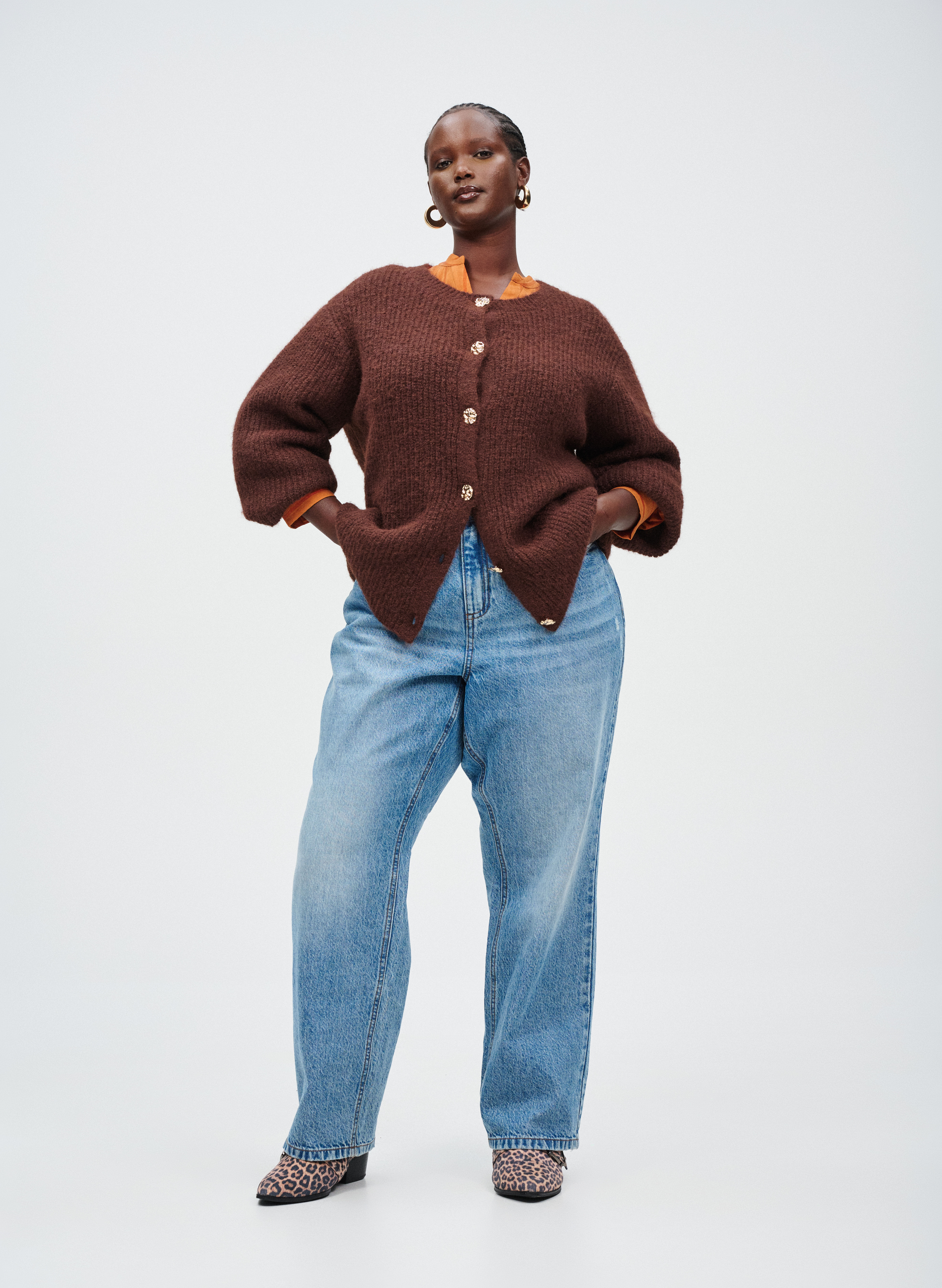 Zizzi Tricot avec boutons dor&eacute;s, , Model