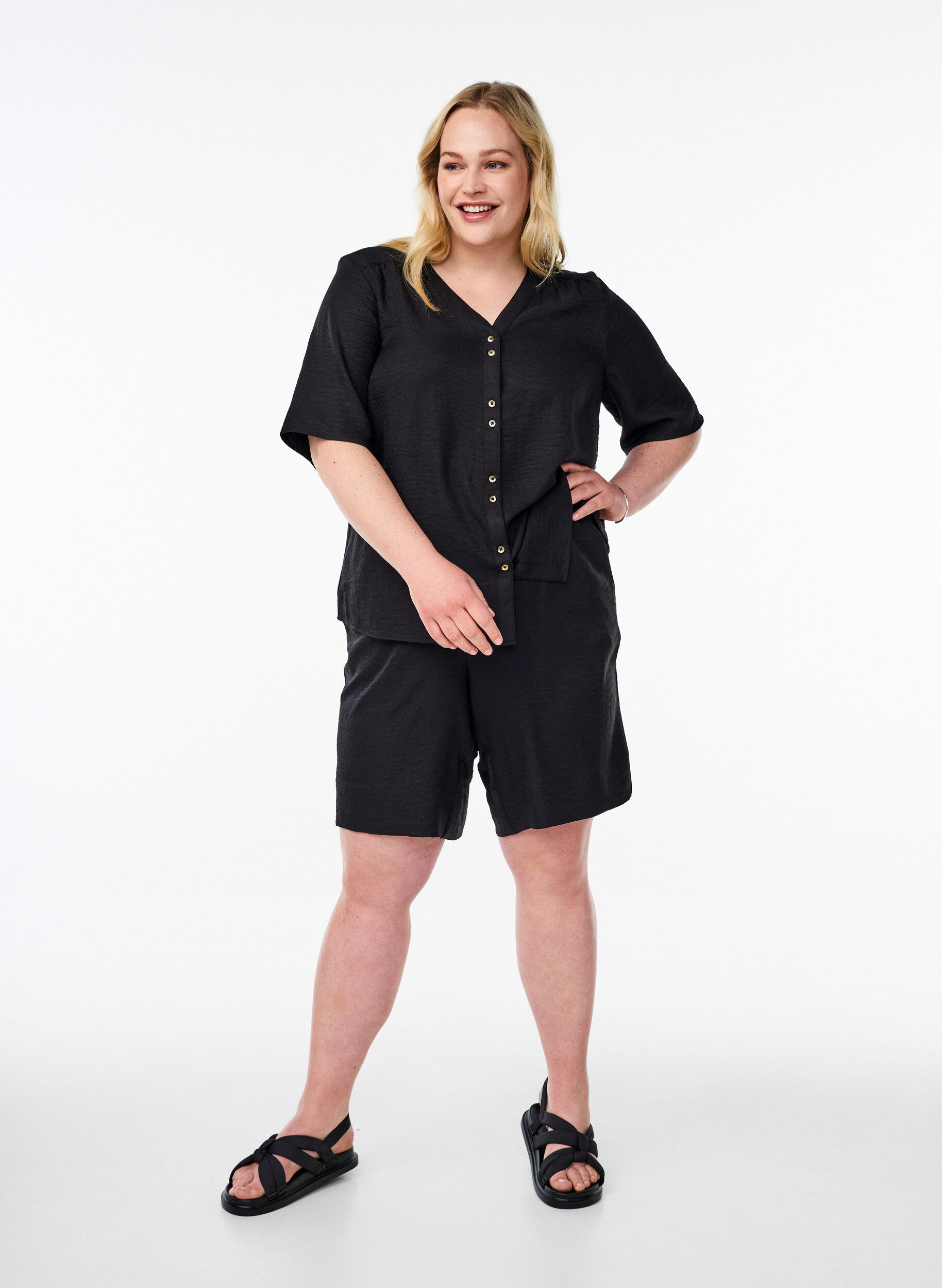 ZizziShort avec poches et taille haute, Noir, Model image number 1