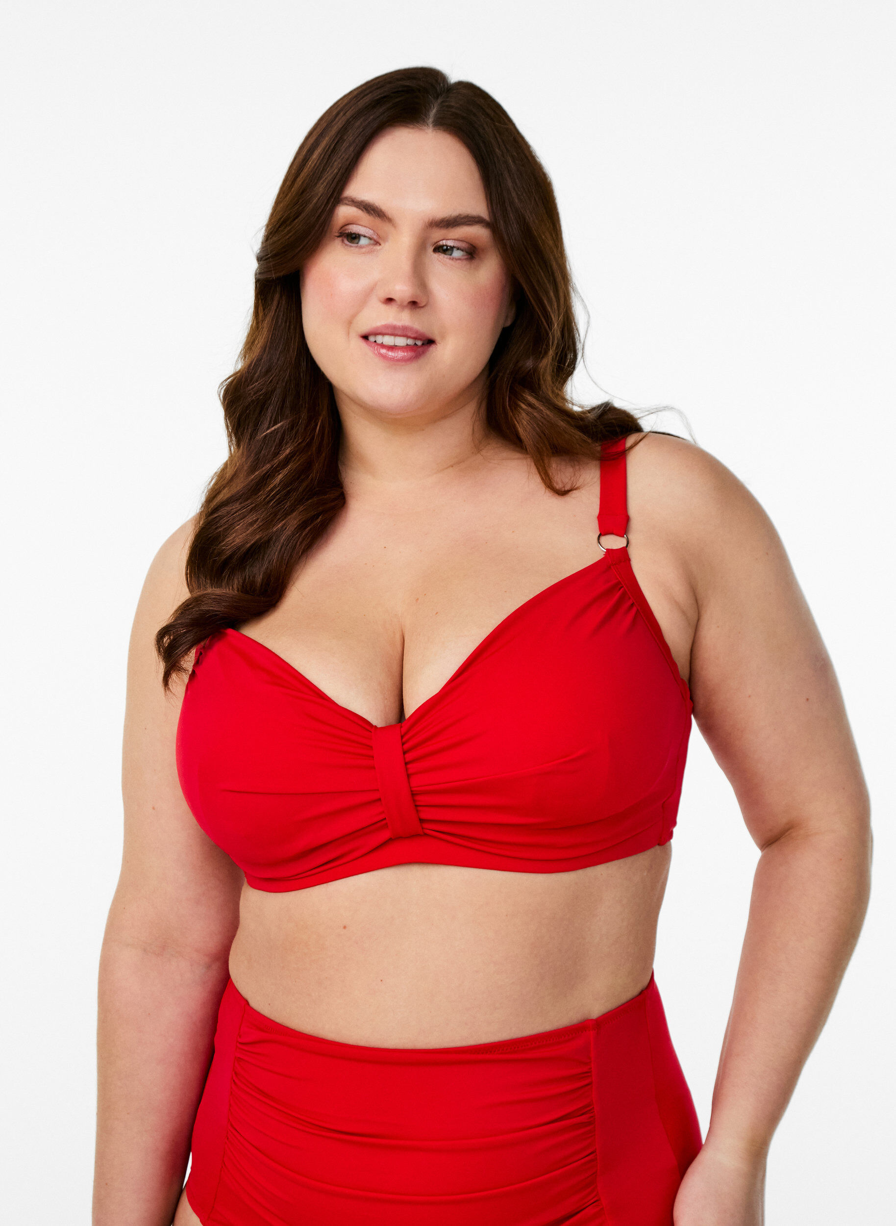 Zizzi Soutien-gorge de bikini &agrave; armatures avec drap&eacute;, Rouge, Model image number 0