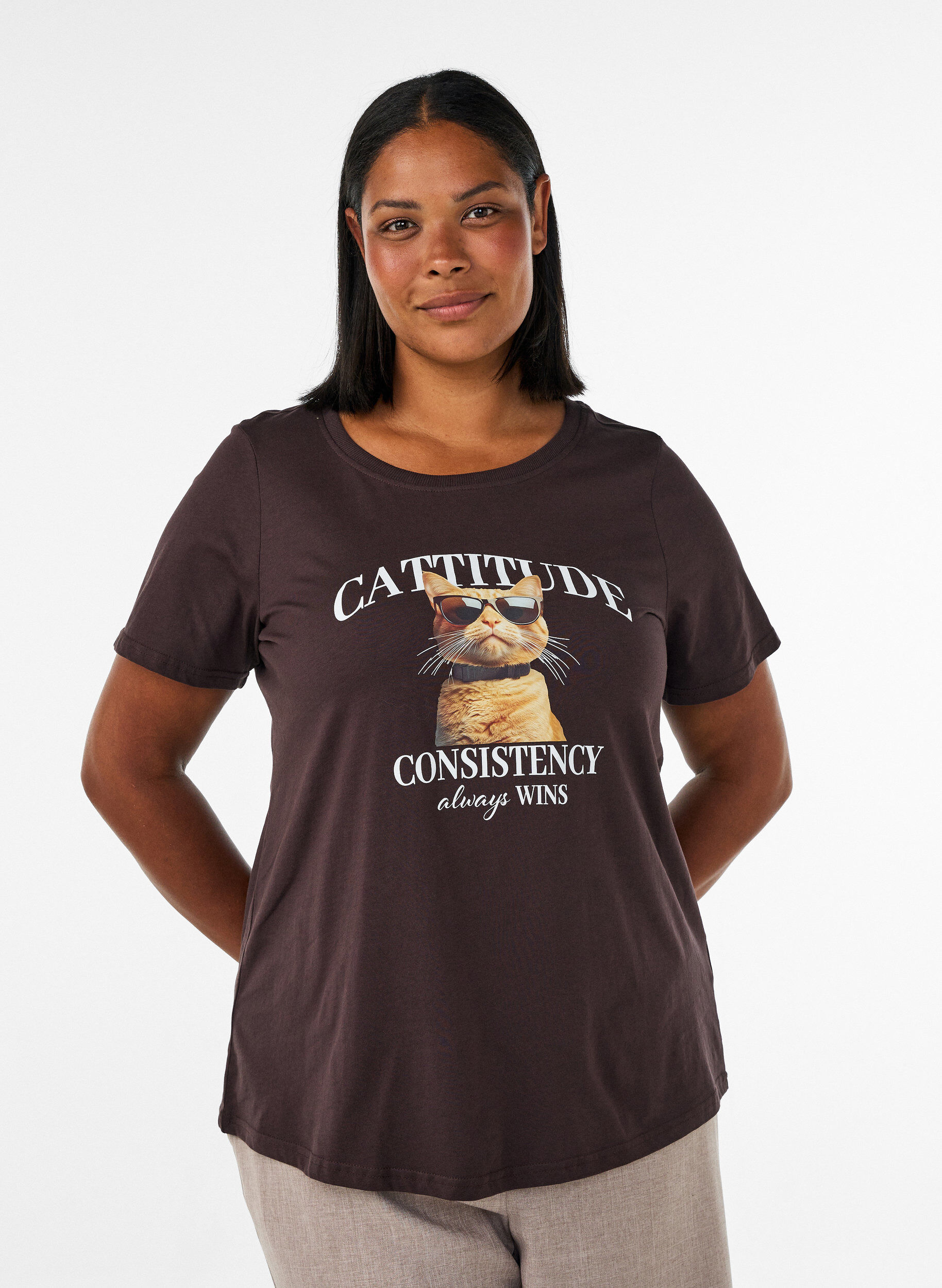 T-shirt en coton avec imprim&eacute; devant, Marron, Model