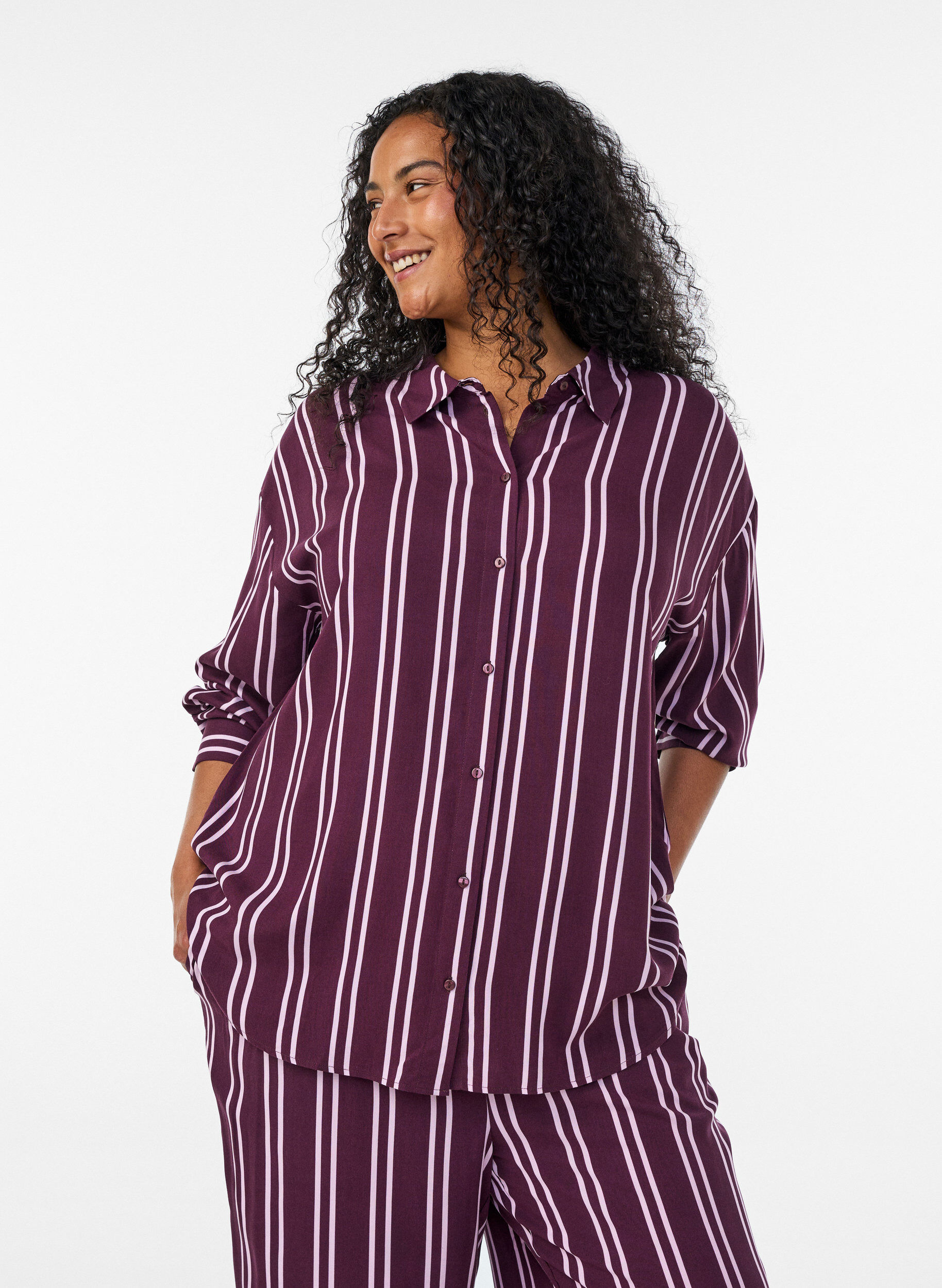 Chemise de nuit &agrave; rayures, Bordeaux fonc&eacute;, Model