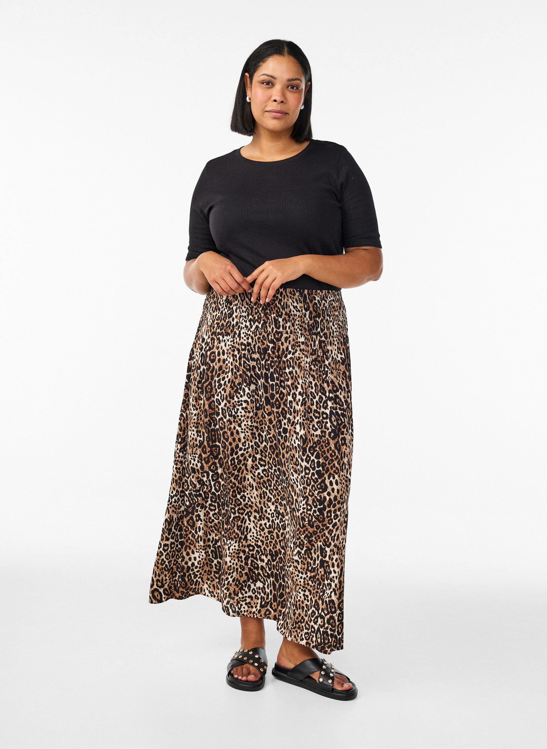 Jupe longue en viscose avec smocks, Marron, Model