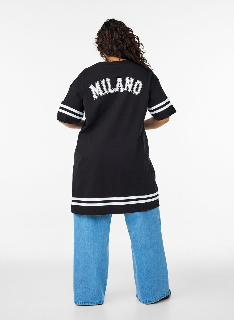 Robe T-shirt courte avec d&eacute;tails sport, Noir, Model image number 2