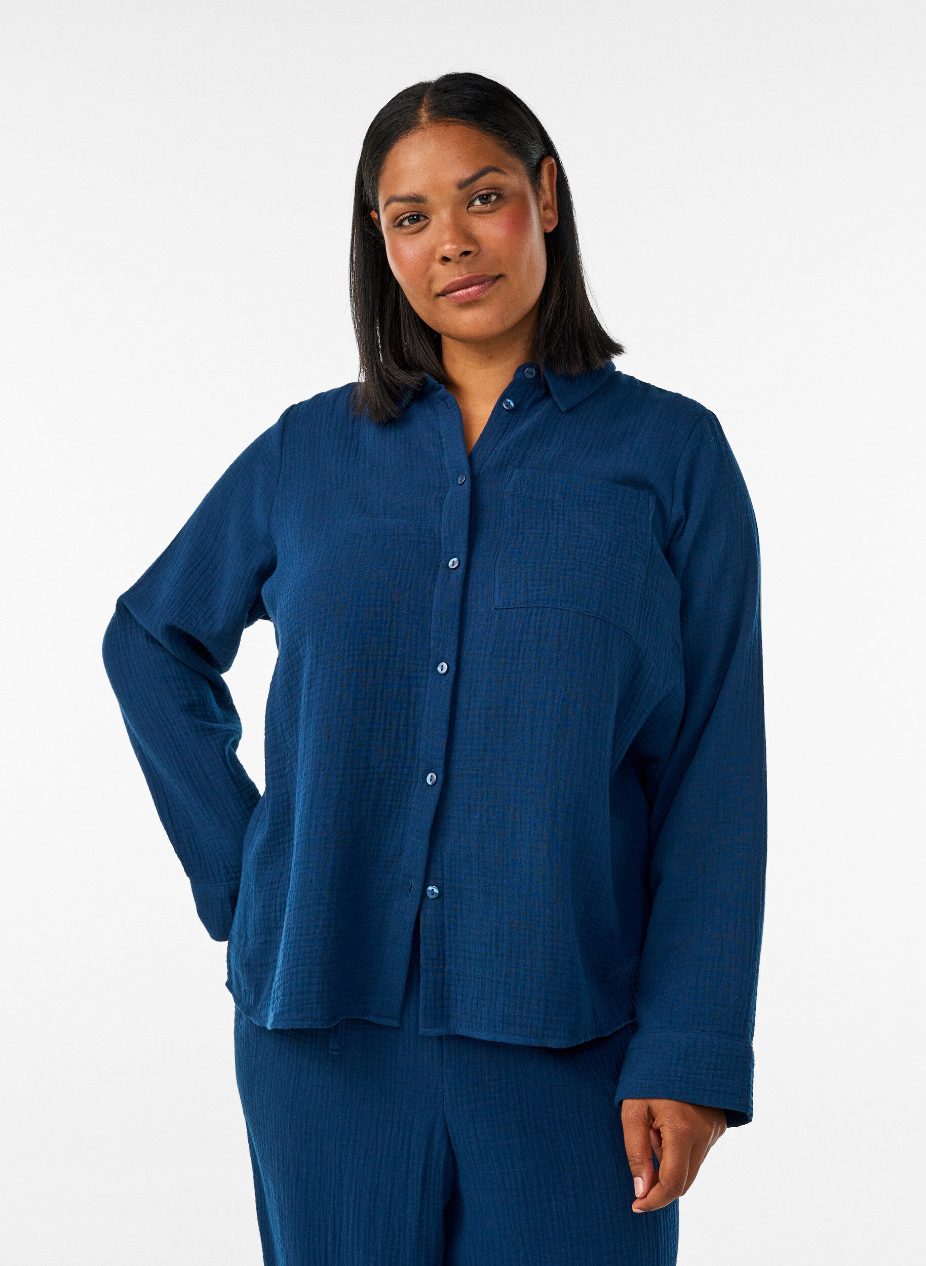 Chemise de nuit &agrave; manches longues en mousseline de coton, Bleu, Model