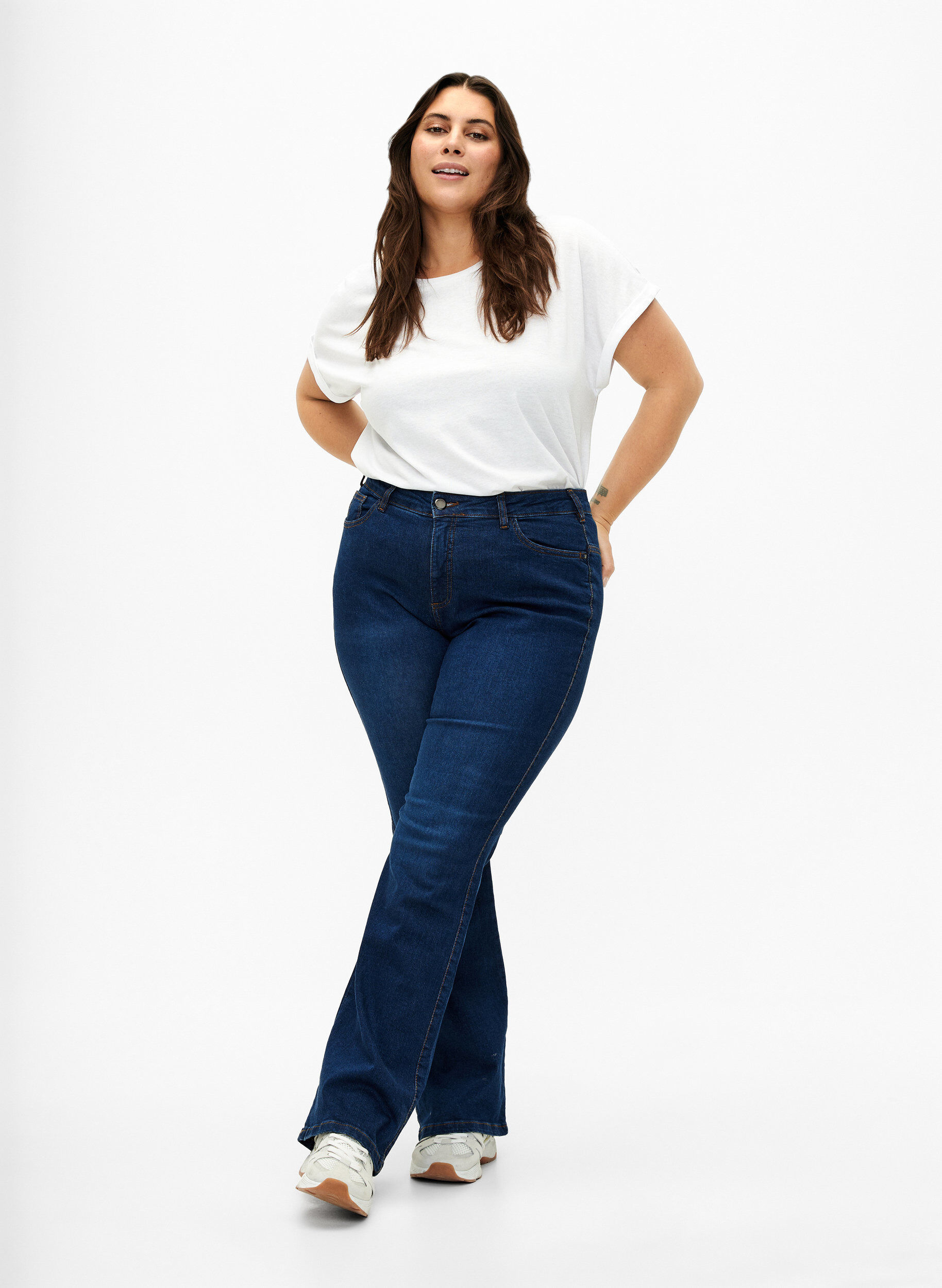 Zizzi Jeans bootcut Ellen &agrave; taille haute, Bleu, Model image number 0