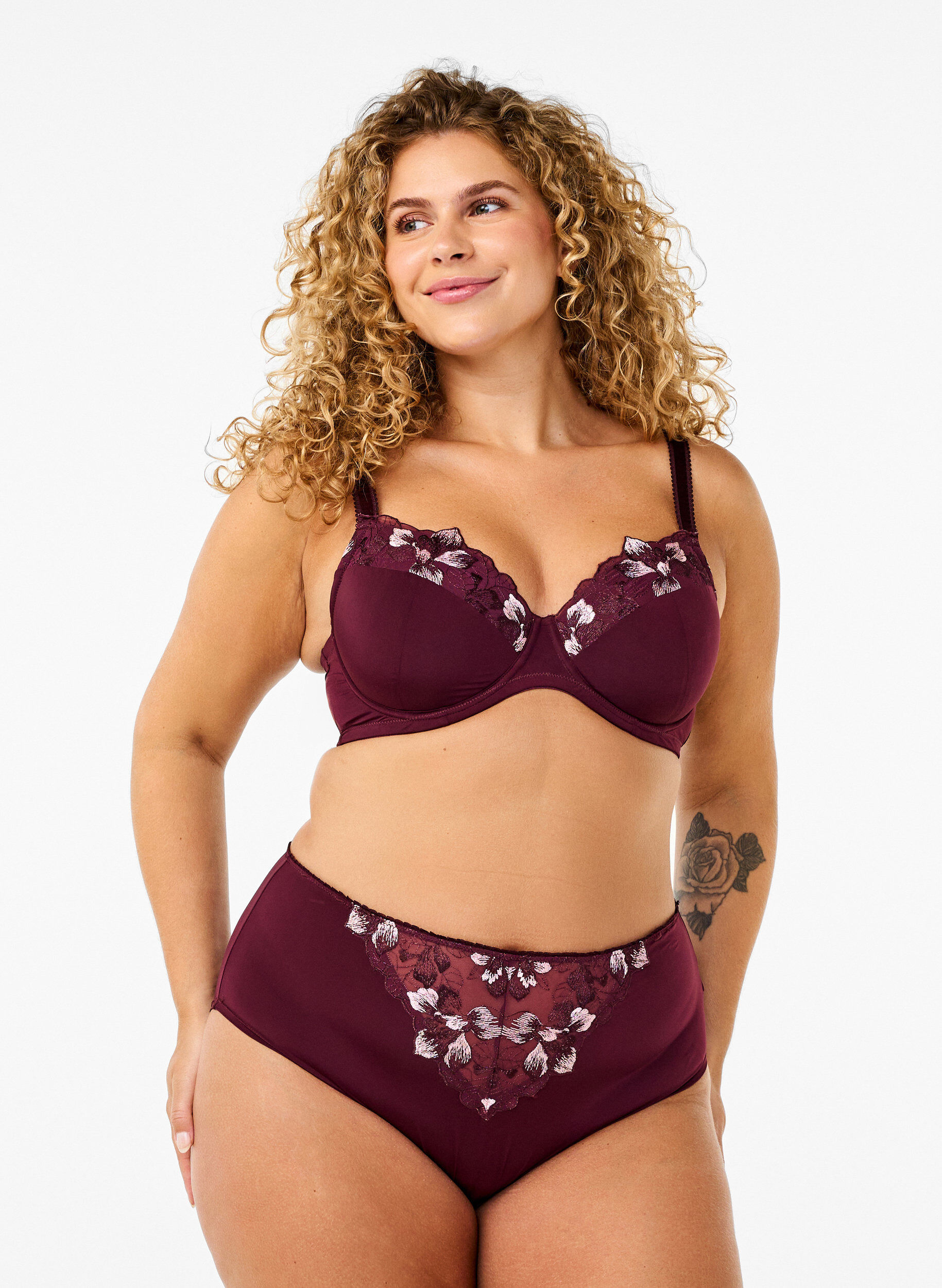 Zizzi Culotte en microfibre &agrave; broderie florale, Bordeaux fonc&eacute;, Model image number 0