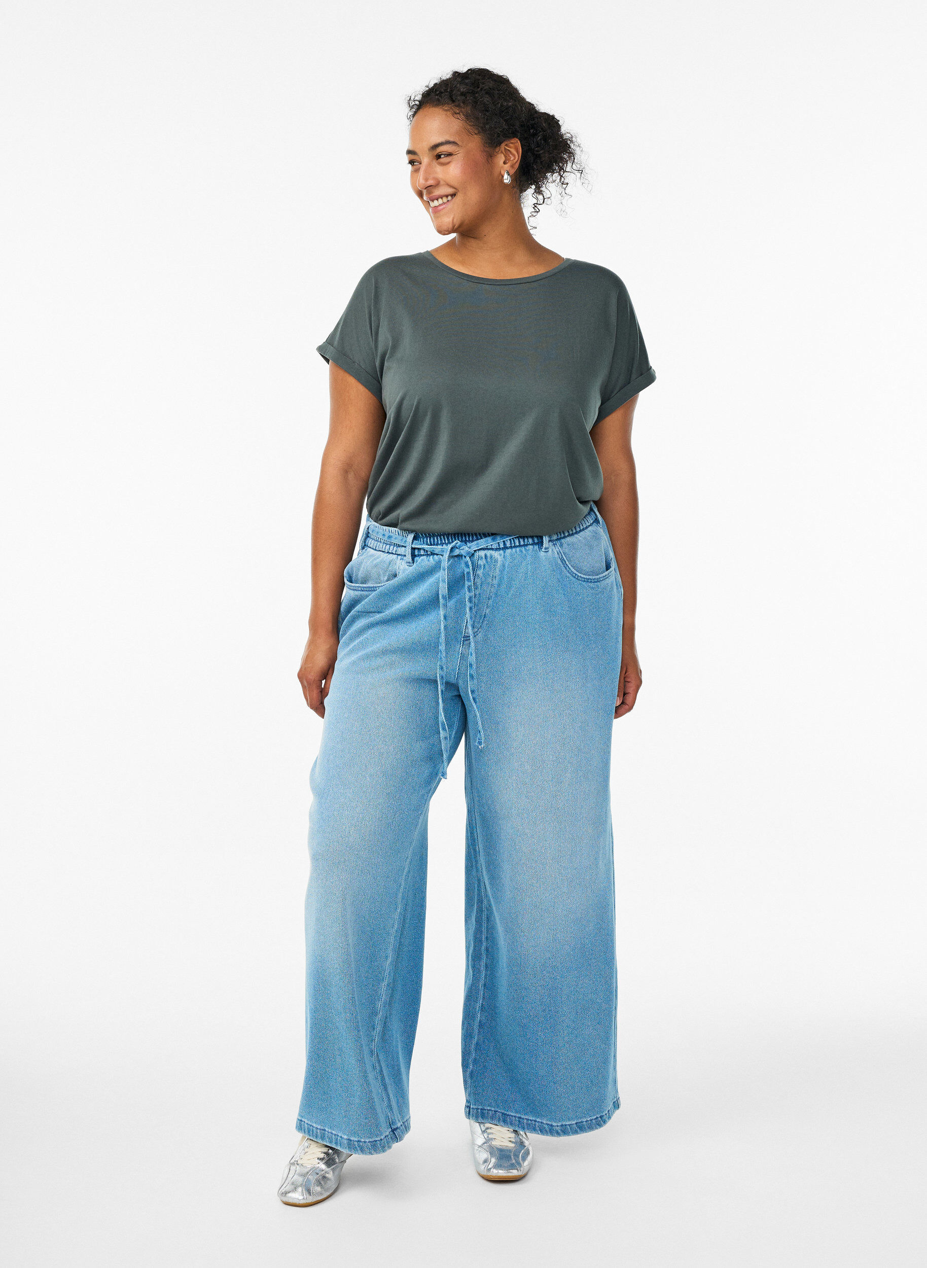 Zizzi T-shirt &agrave; manches courtes en m&eacute;lange de coton, Vert fonc&eacute;, Model image number 1