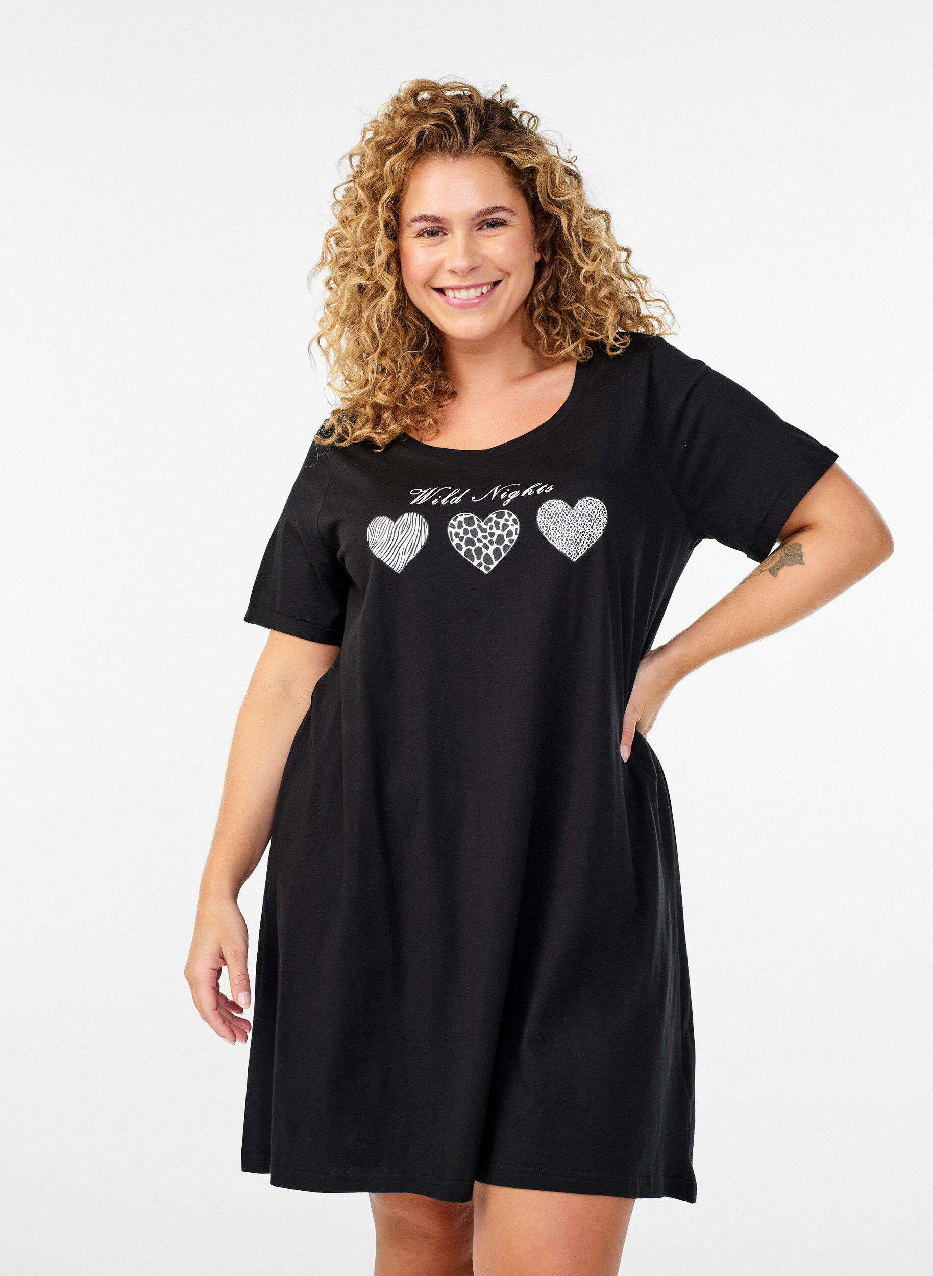 Chemise de nuit &agrave; manches courtes en coton biologique, Noir, Model