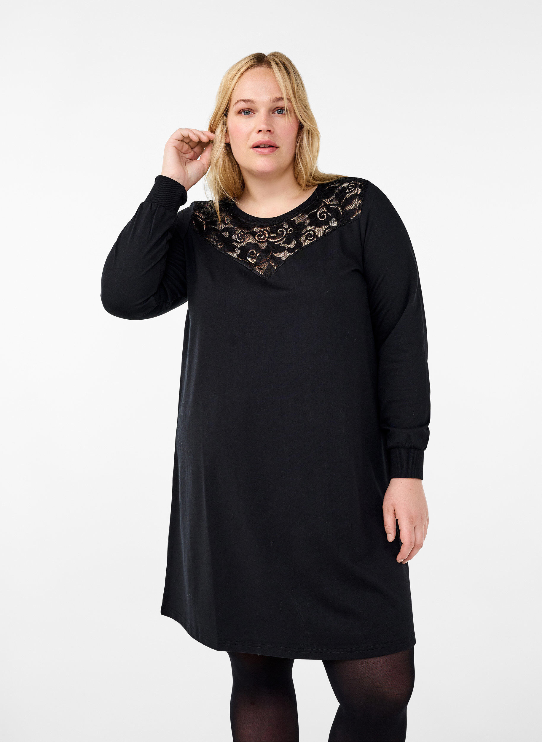 Zizzi Robe courte avec d&eacute;tails en dentelle, Black, Model image number 0