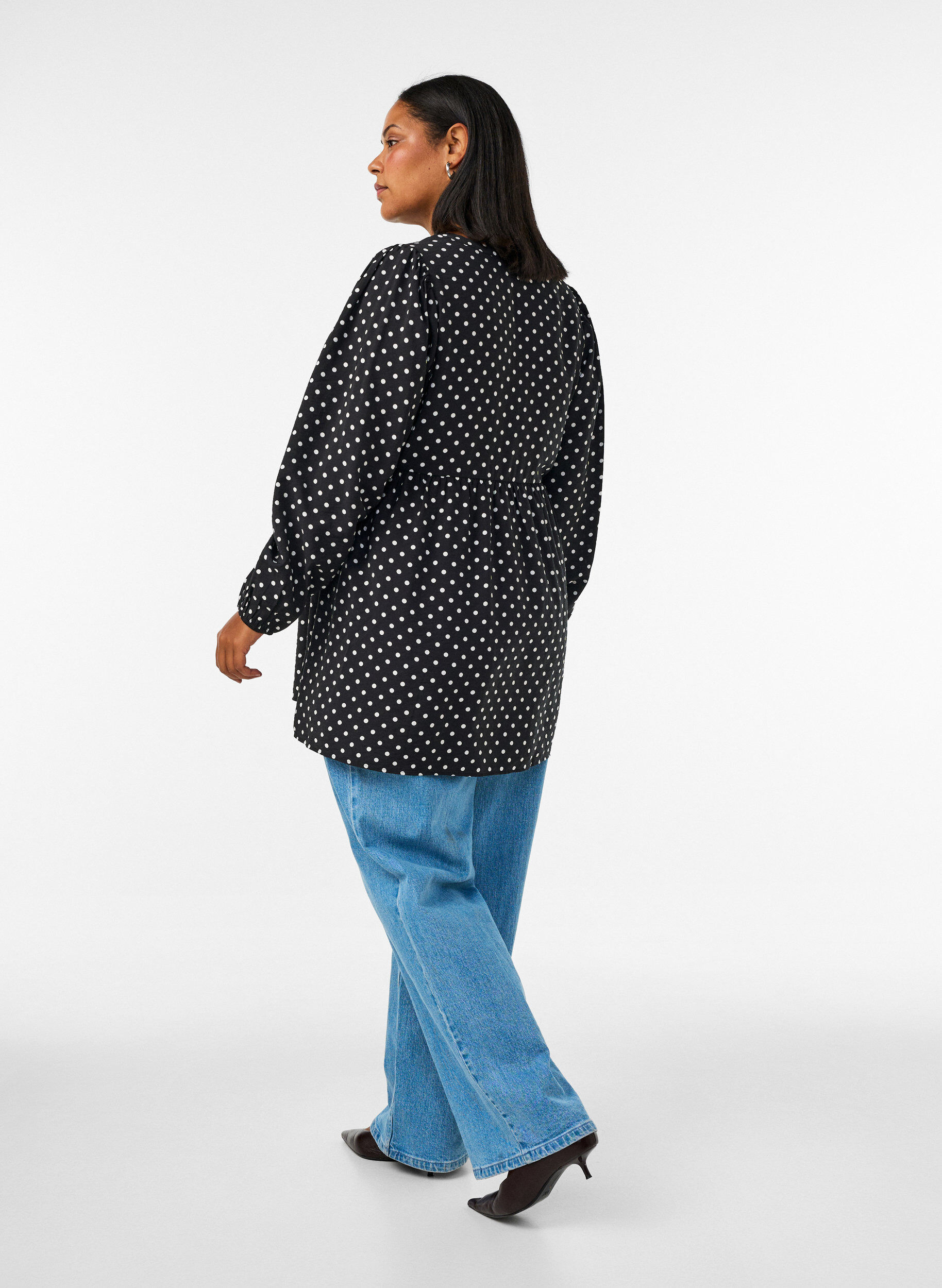 ZizziTunique &agrave; pois avec ligne empire et coupe &eacute;vas&eacute;e, Noir, Model image number 2