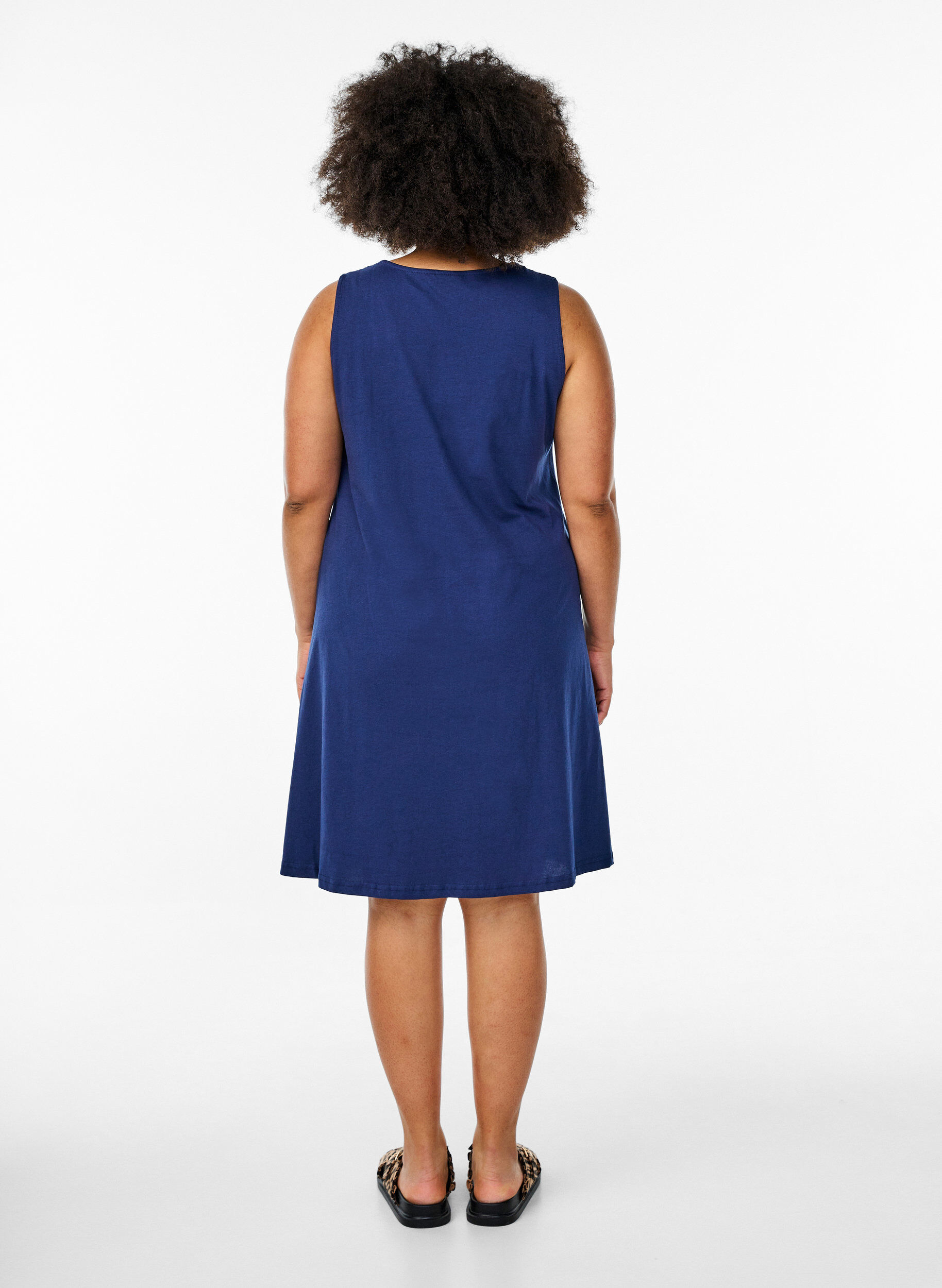 Zizzi Robe &eacute;vas&eacute;e sans manches, Bleu, Model image number 2