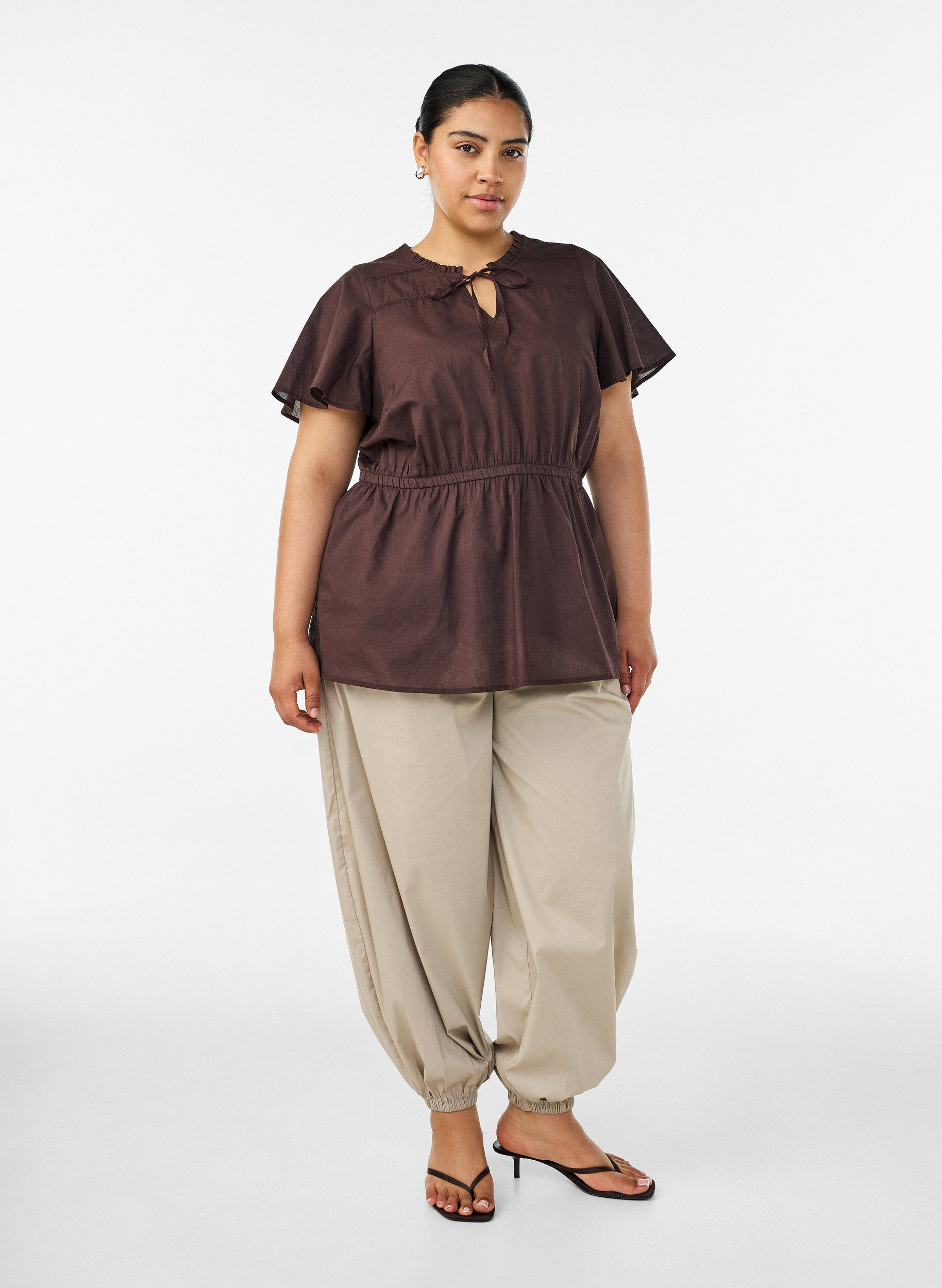 ZizziBlouse en coton avec lien &agrave; nouer et taille &eacute;lastiqu&eacute;e, Marron, Model image number 1