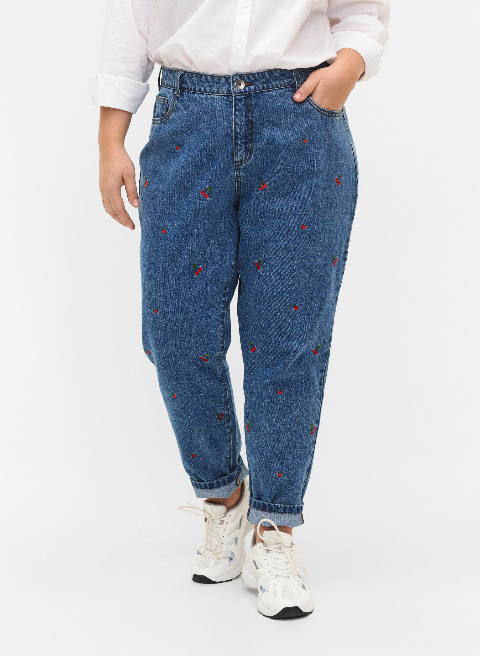 Zizzi Jeans Mille coupe Mom avec broderies, Bleu Clair, Model image number 2