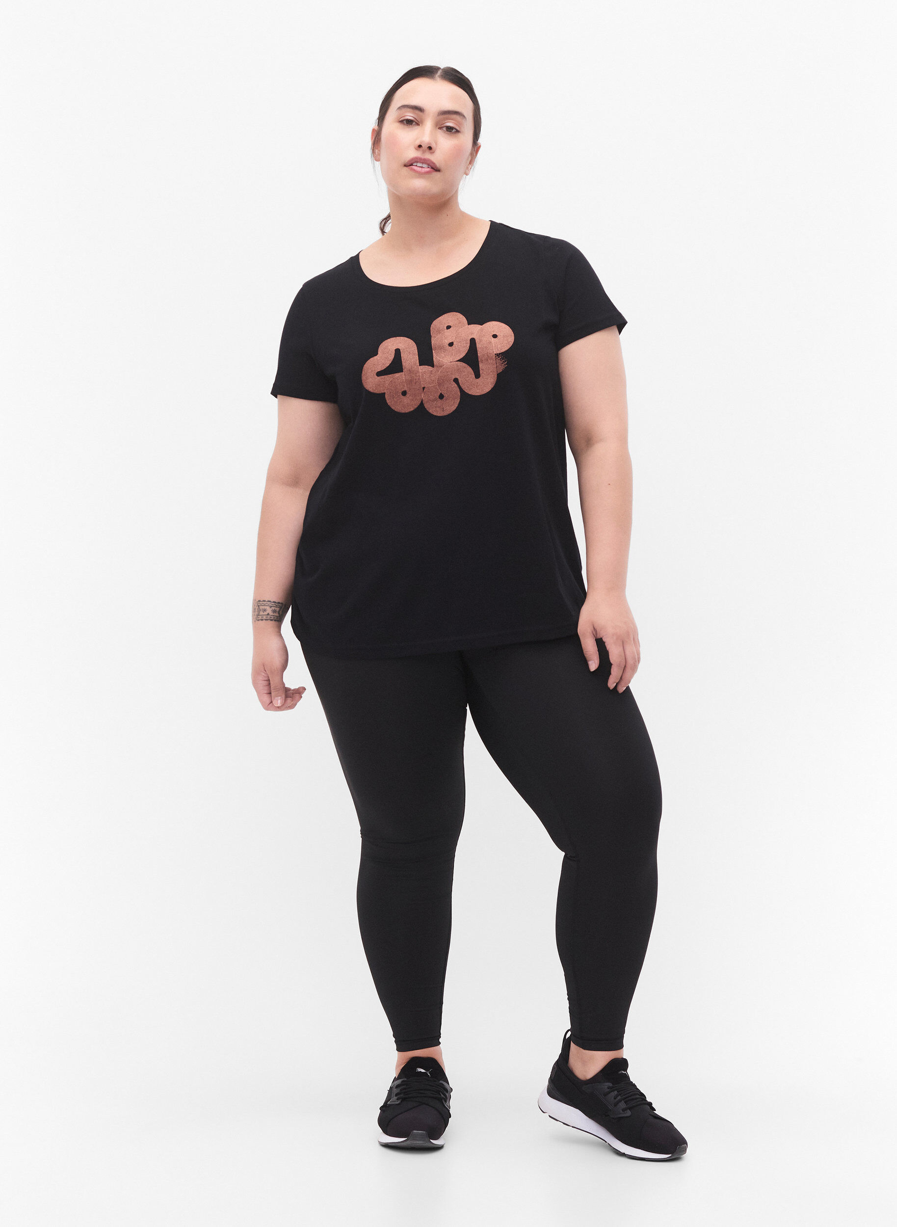 Zizzi T-shirt de sport avec imprim&eacute;, Black w. Graphics, Model image number 2