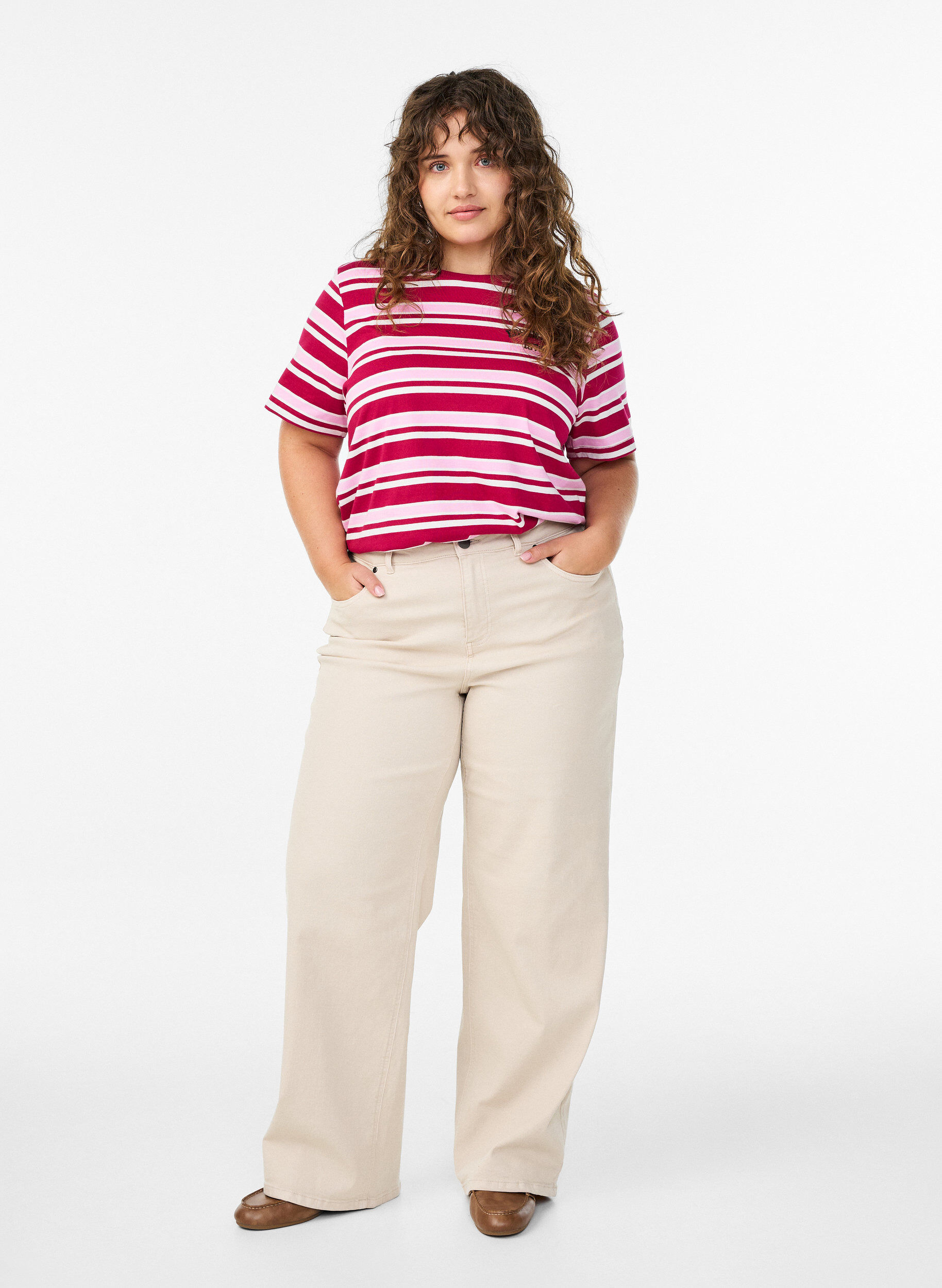 Zizzi T-shirt en coton &agrave; rayures, Rose, Model image number 1