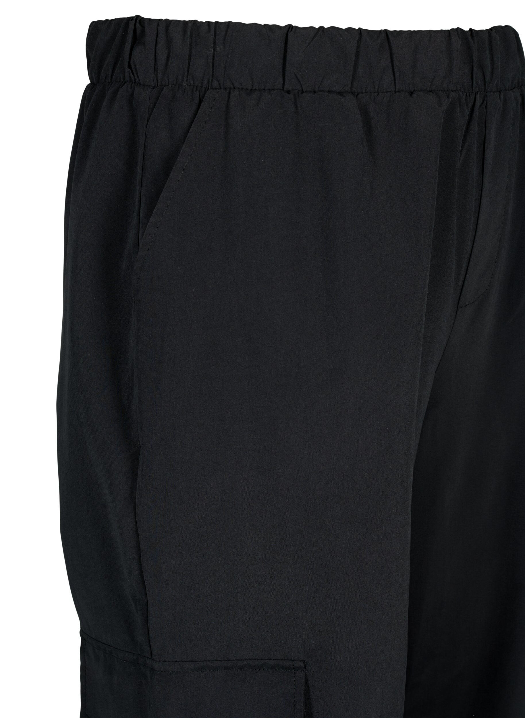 Zizzi Pantalon cargo court avec &eacute;lastique r&eacute;glable, Black, Packshot image number 2