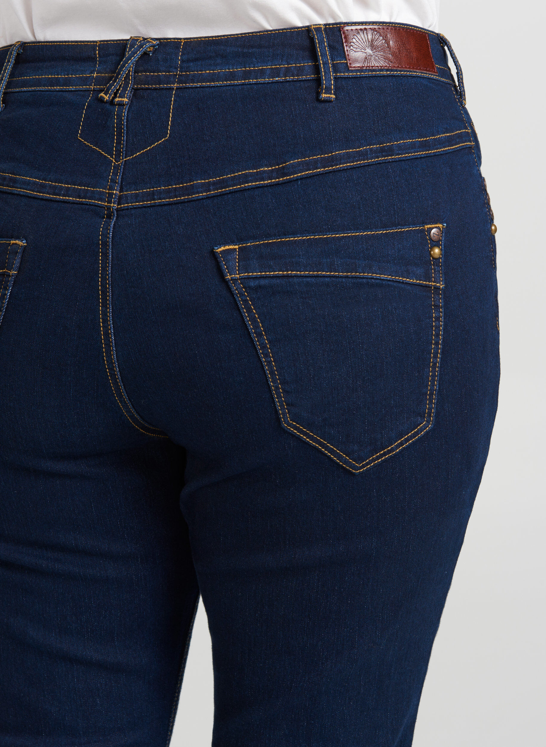 Zizzi Jean Vilma coupe slim &agrave; taille haute, Bleu, Model image number 2