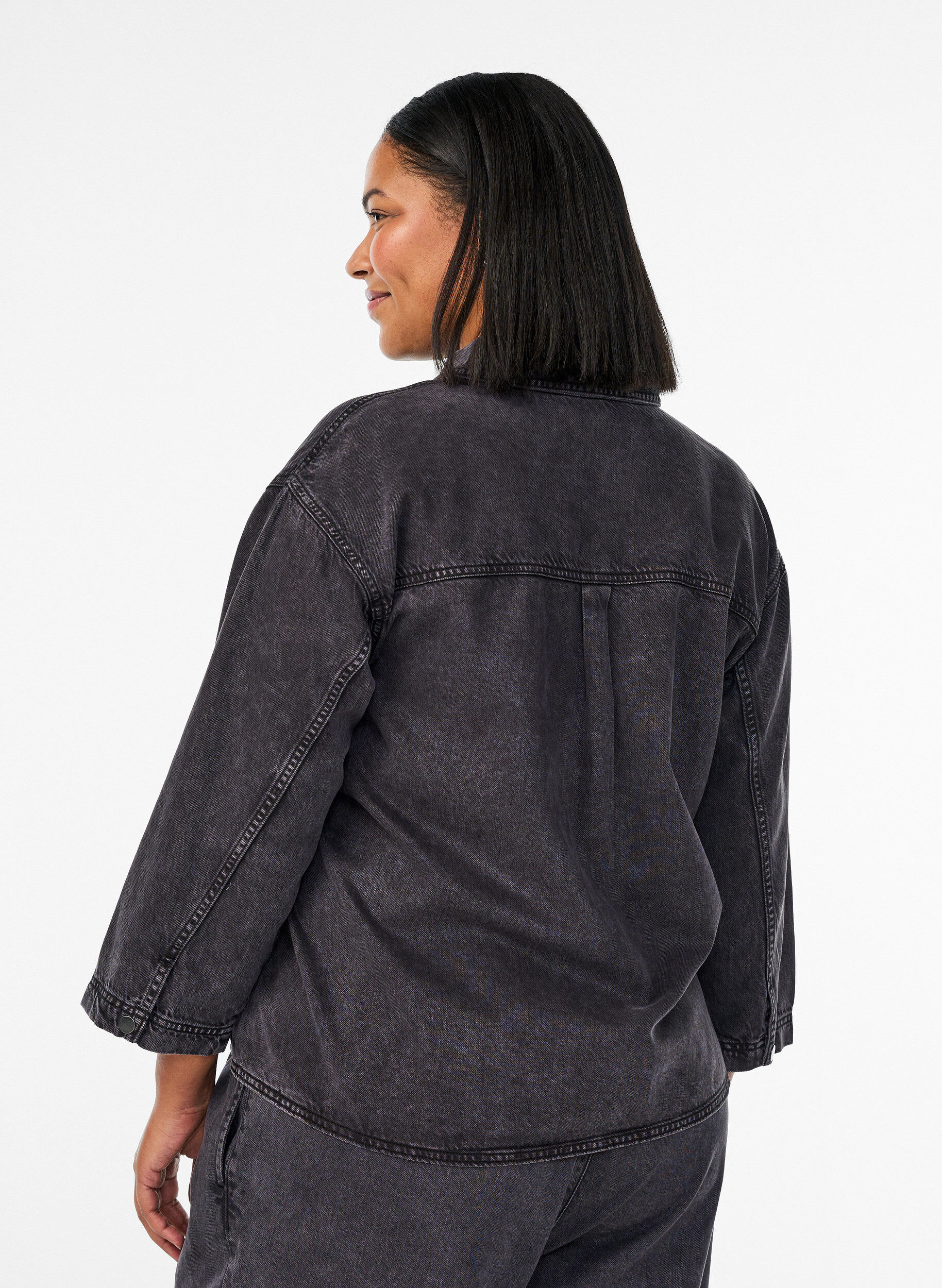 Zizzi Chemise en denim ample avec manches 3/4, Gris, Model image number 2