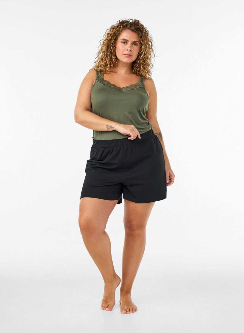Top en viscose avec bord en dentelle, Vert, Model image number 1
