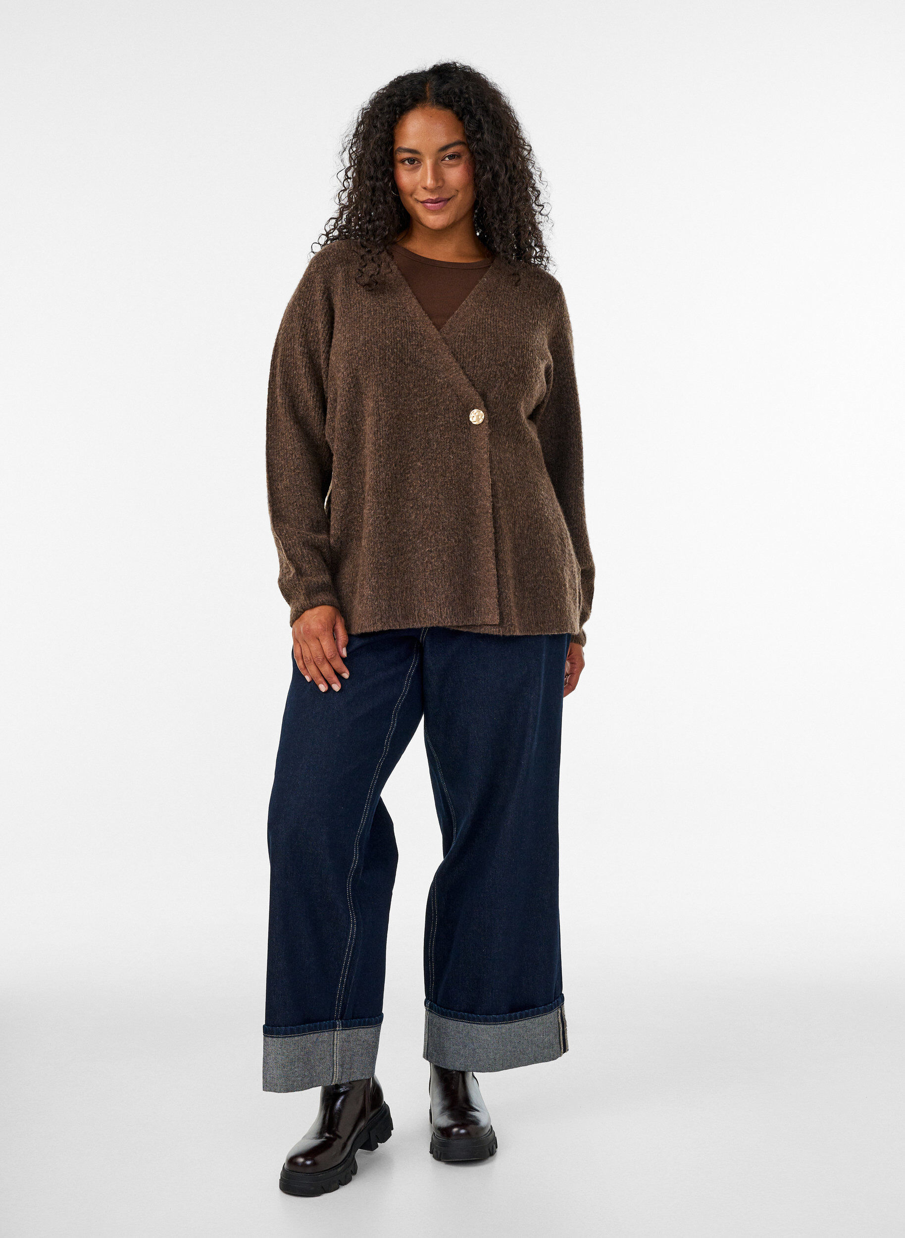 ZizziCardigan en maille avec une fermeture asym&eacute;trique, Marron, Model image number 1