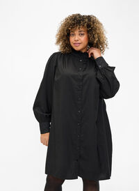 Robe chemise en viscose avec volants, Black, Model