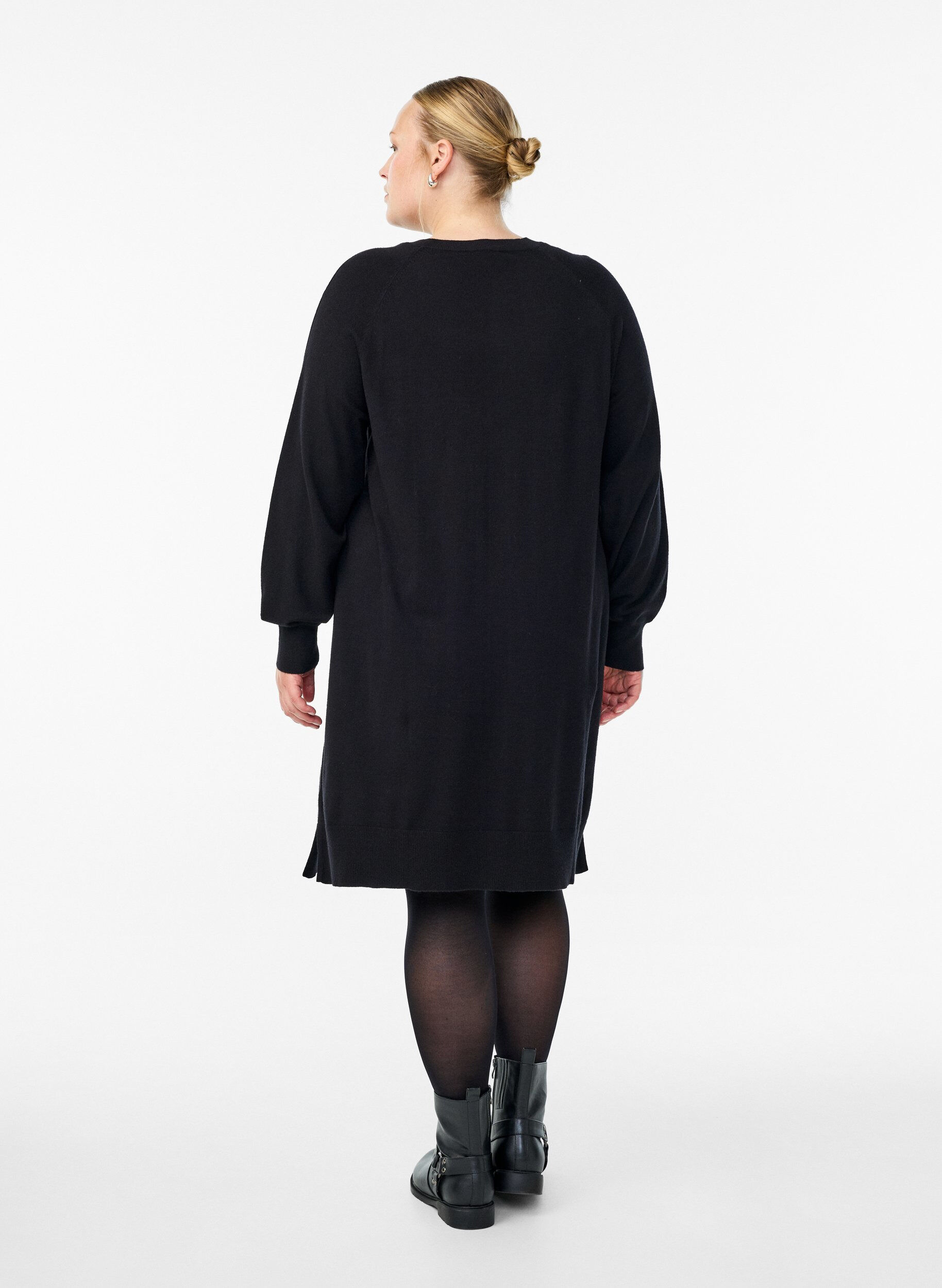 Zizzi Robe courte en maille &agrave; manches raglan et couture centrale, Noir, Model image number 2