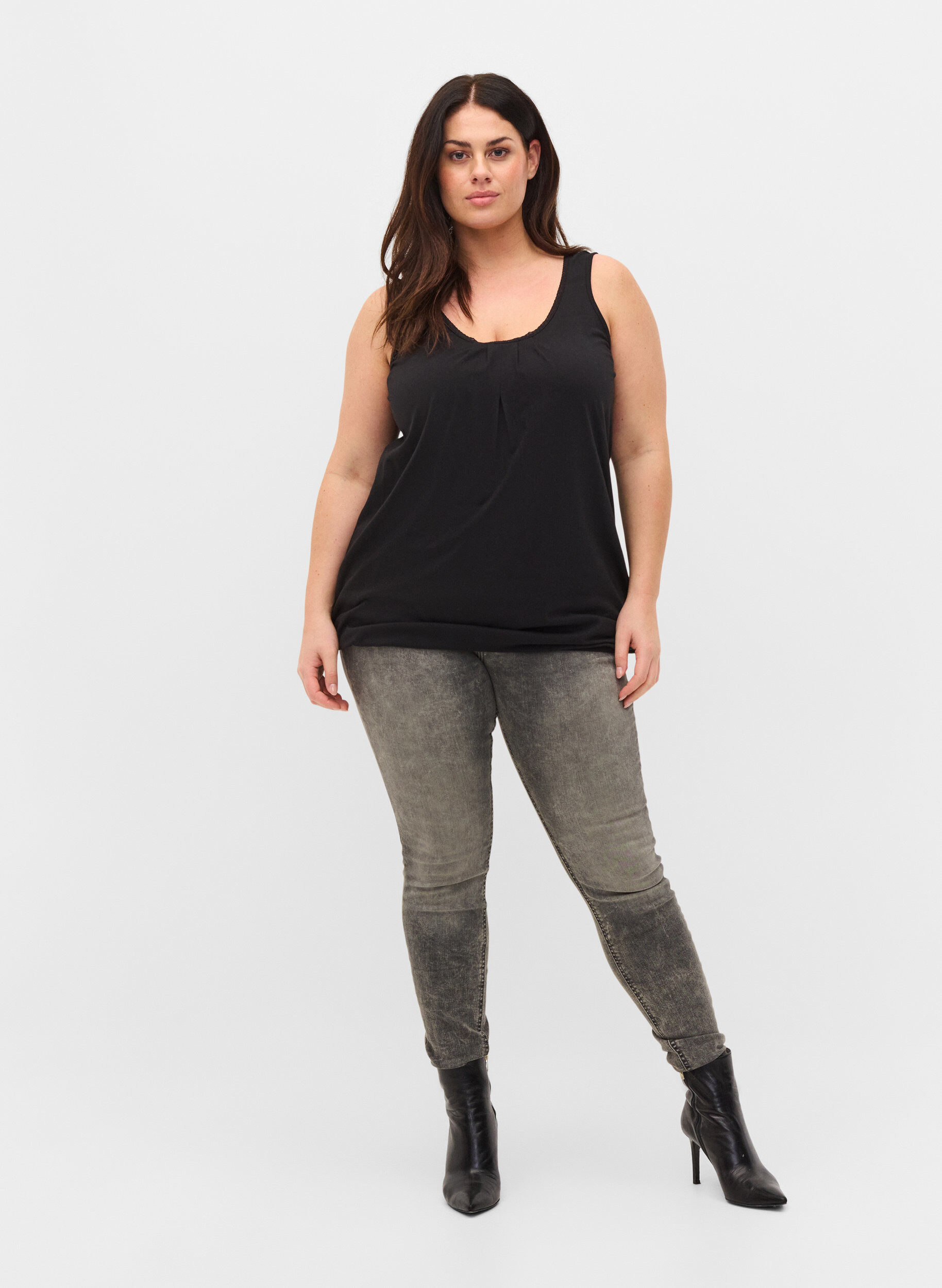 Zizzi Haut en coton &agrave; col rond et bord en dentelle, Black, Model image number 2