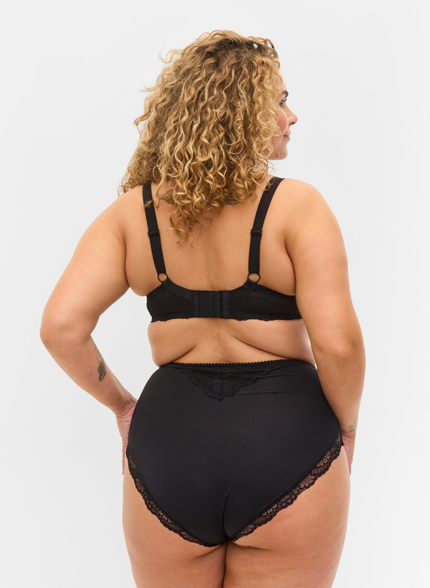 Zizzi Culotte taille haute en dentelle et maille, Black, Model image number 1