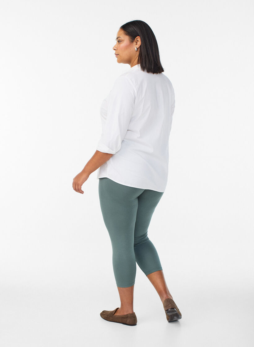 Leggings basiques longueur 3/4 en viscose, Vert fonc&eacute;, Model image number 2