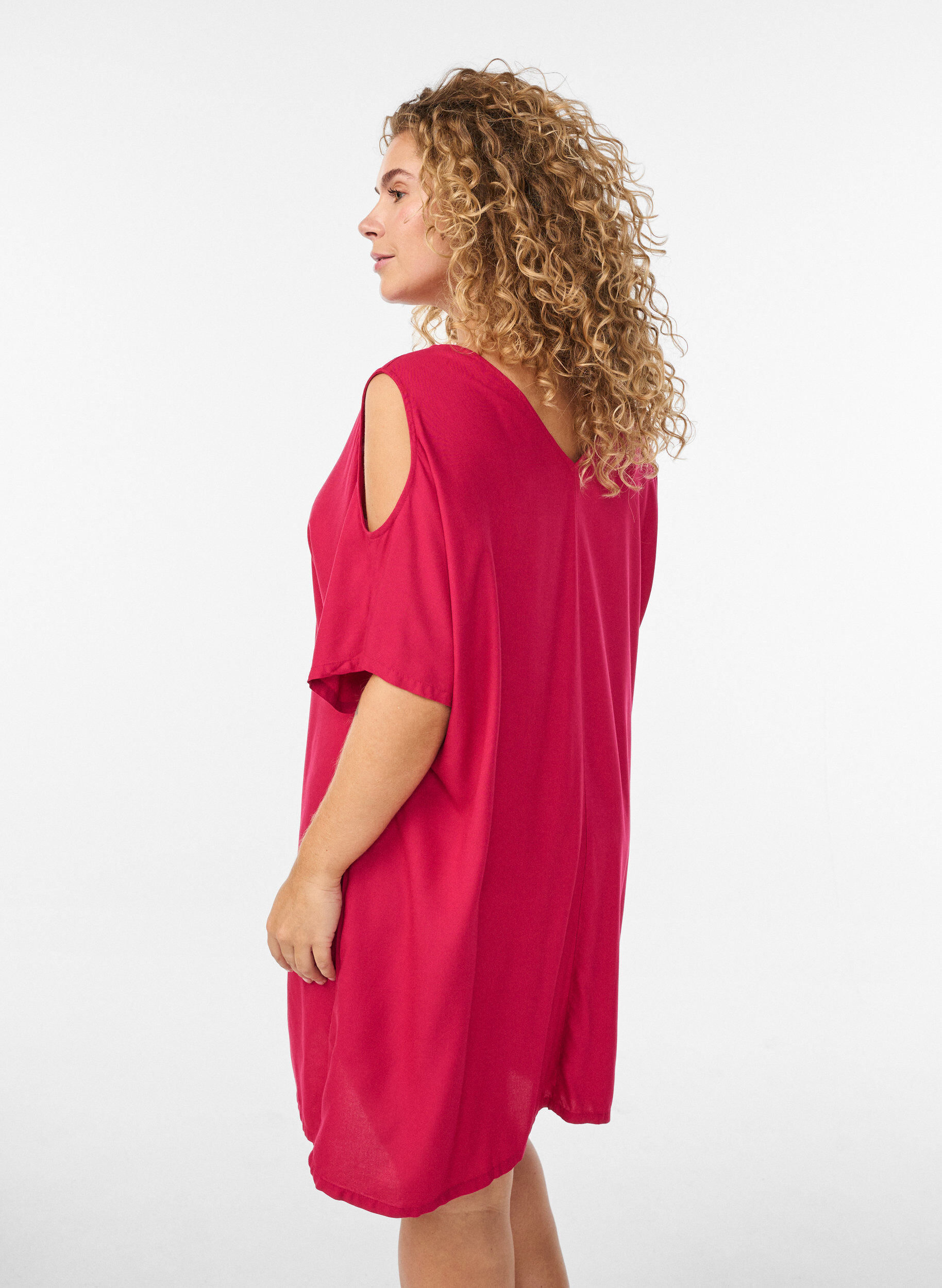 Zizzi Robe de plage en viscose avec d&eacute;tail aux &eacute;paules, Rose, Model image number 2