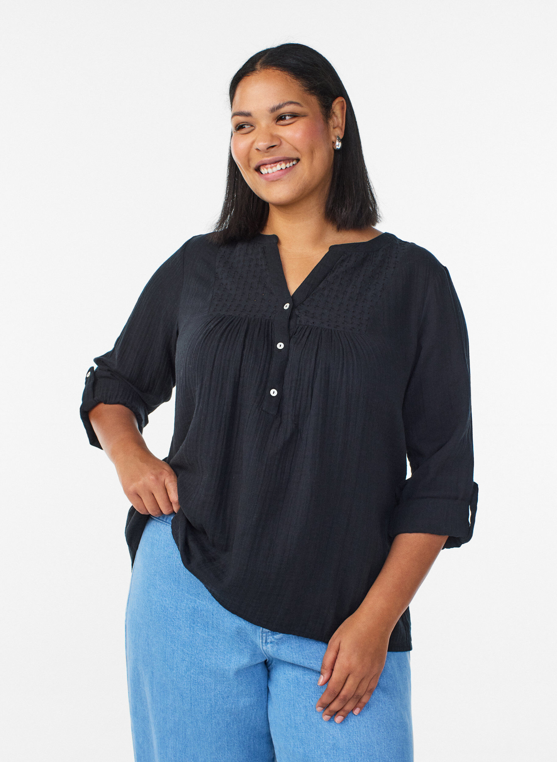Blouse en mousseline de coton avec broderie anglaise, Noir, Model