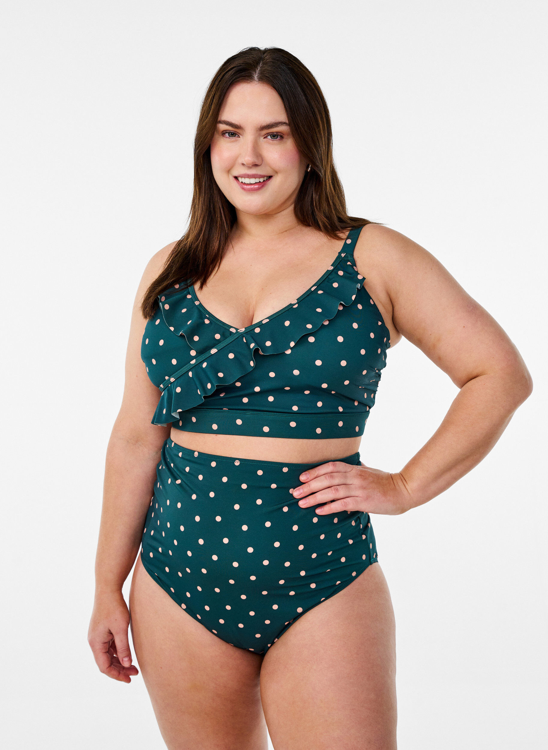 Zizzi Haut de bikini &agrave; pois avec volants, Vert fonc&eacute;, Model image number 1