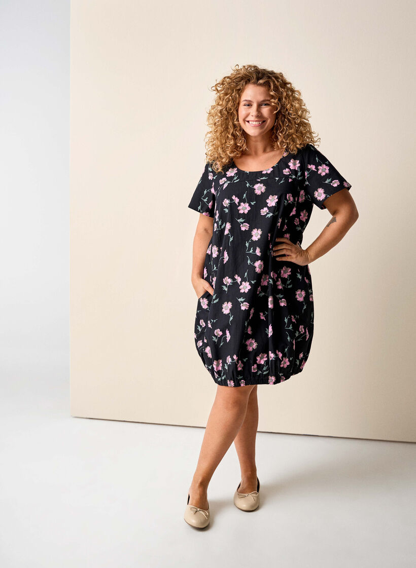 Robe en coton à manches courtes avec imprimé, Noir, Image image number 0