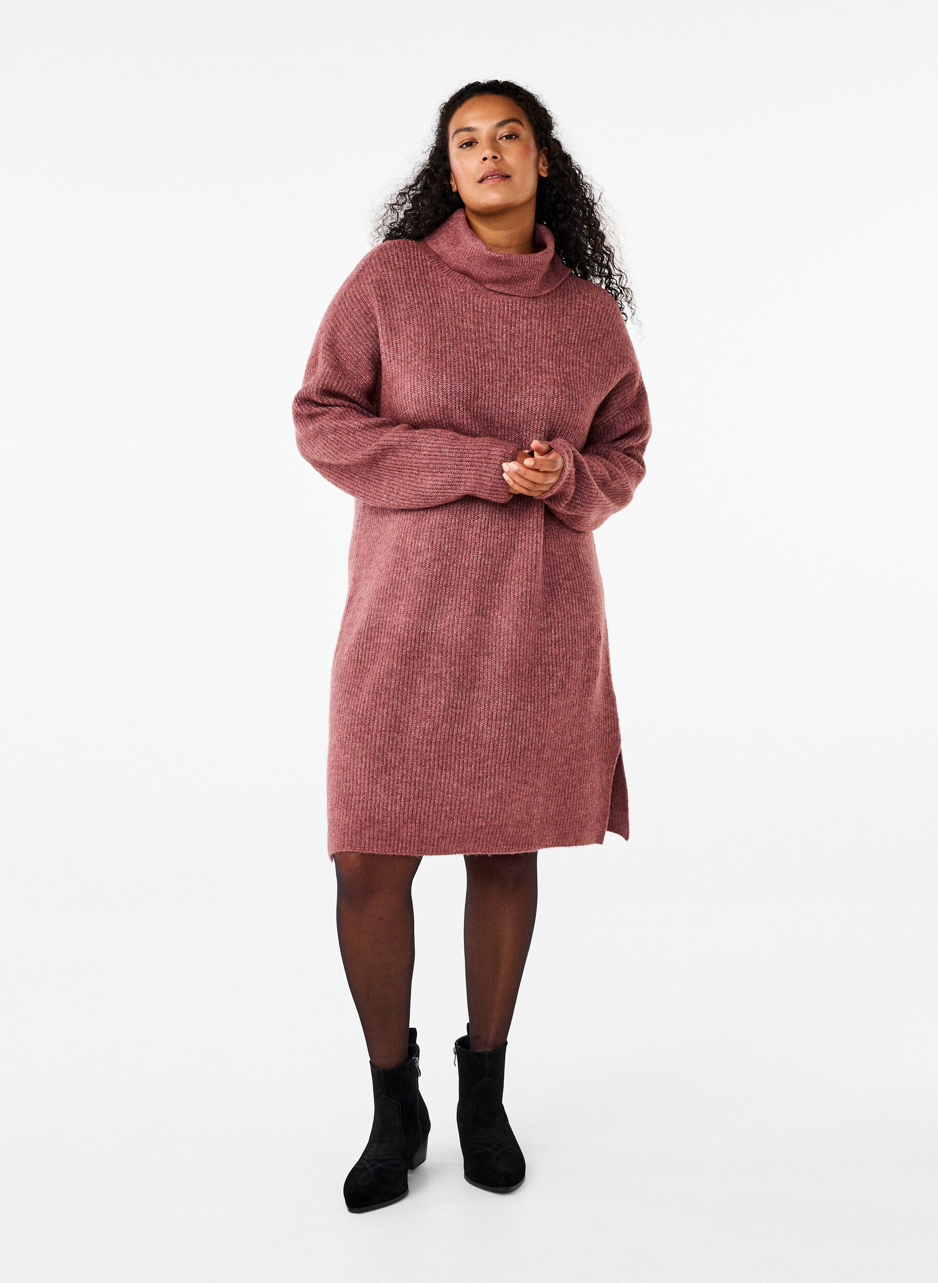 ZizziRobe en tricot et &agrave; col roul&eacute;, Rose poudr&eacute;e, Model image number 1