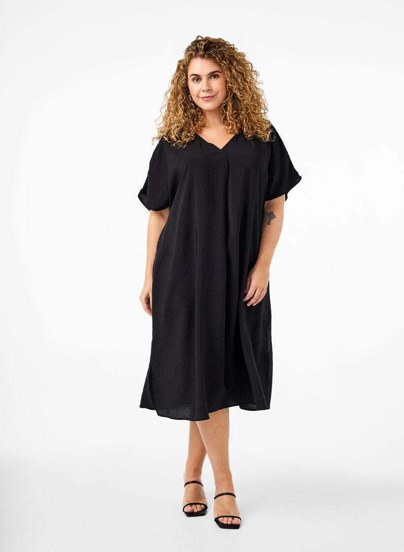 Robe à col en V en viscose, Noir, Model image number 0