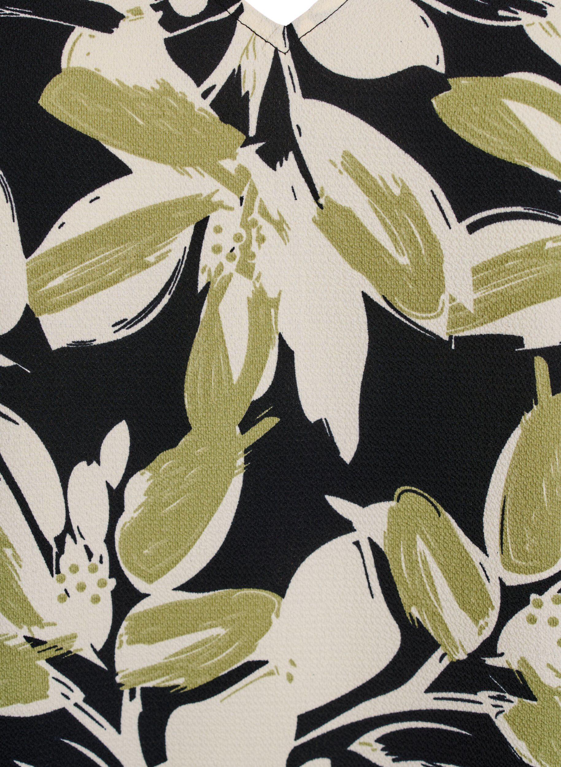 Zizzi Haut imprim&eacute; avec col en V, Noir, Packshot image number 2