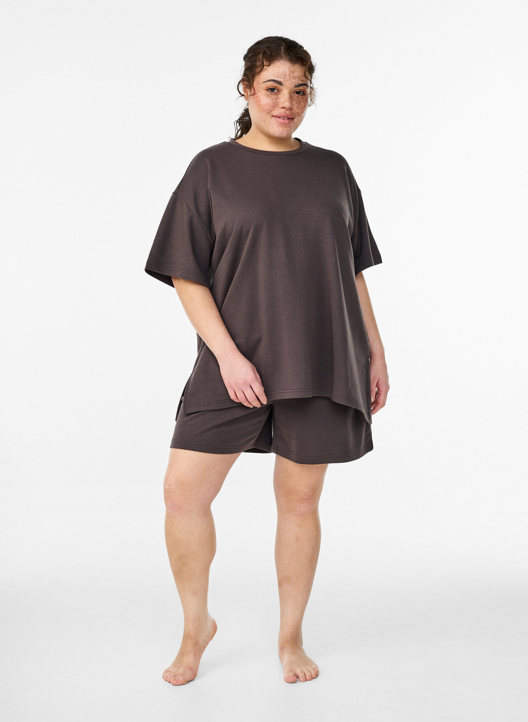 Zizzi T-shirt sweat oversize, Marron, Model image number 1
