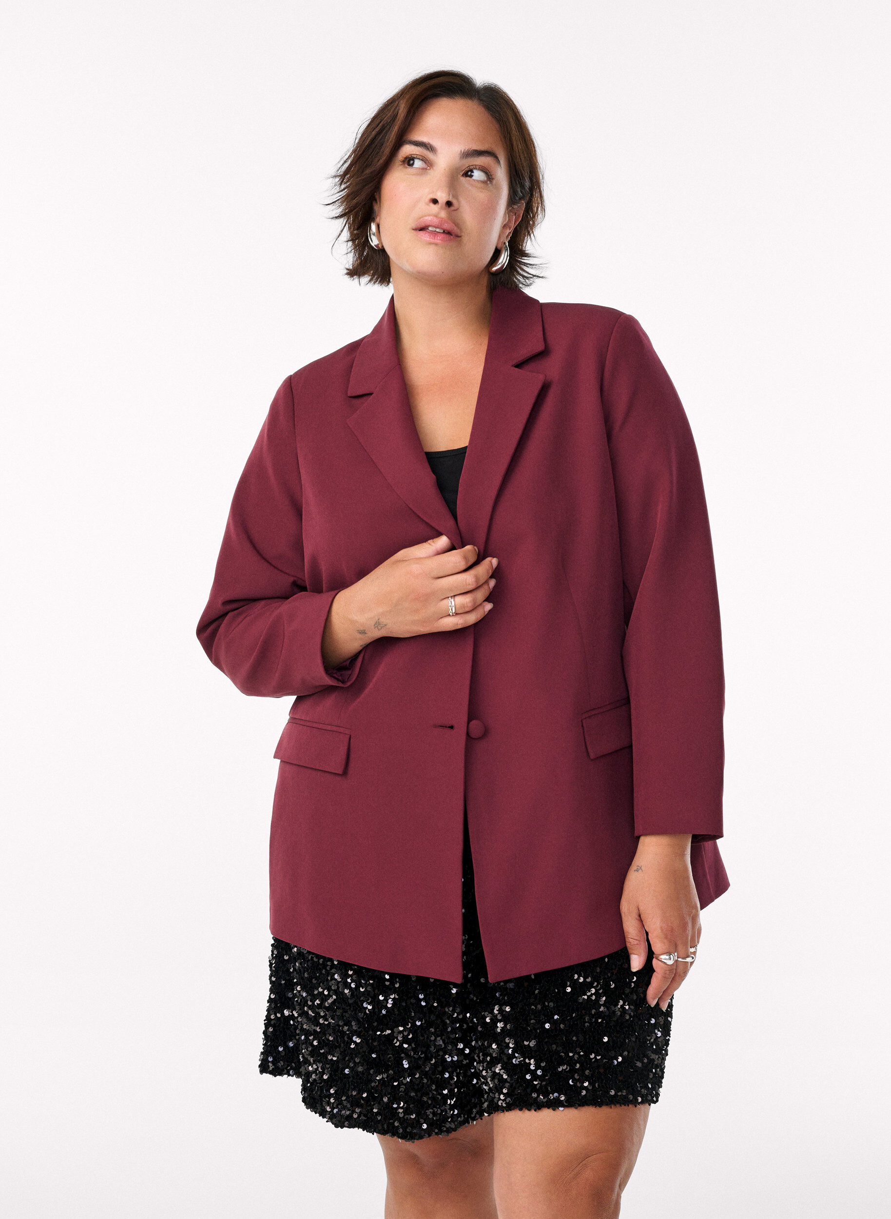 Short taille haute &agrave; sequins, Noir, Model