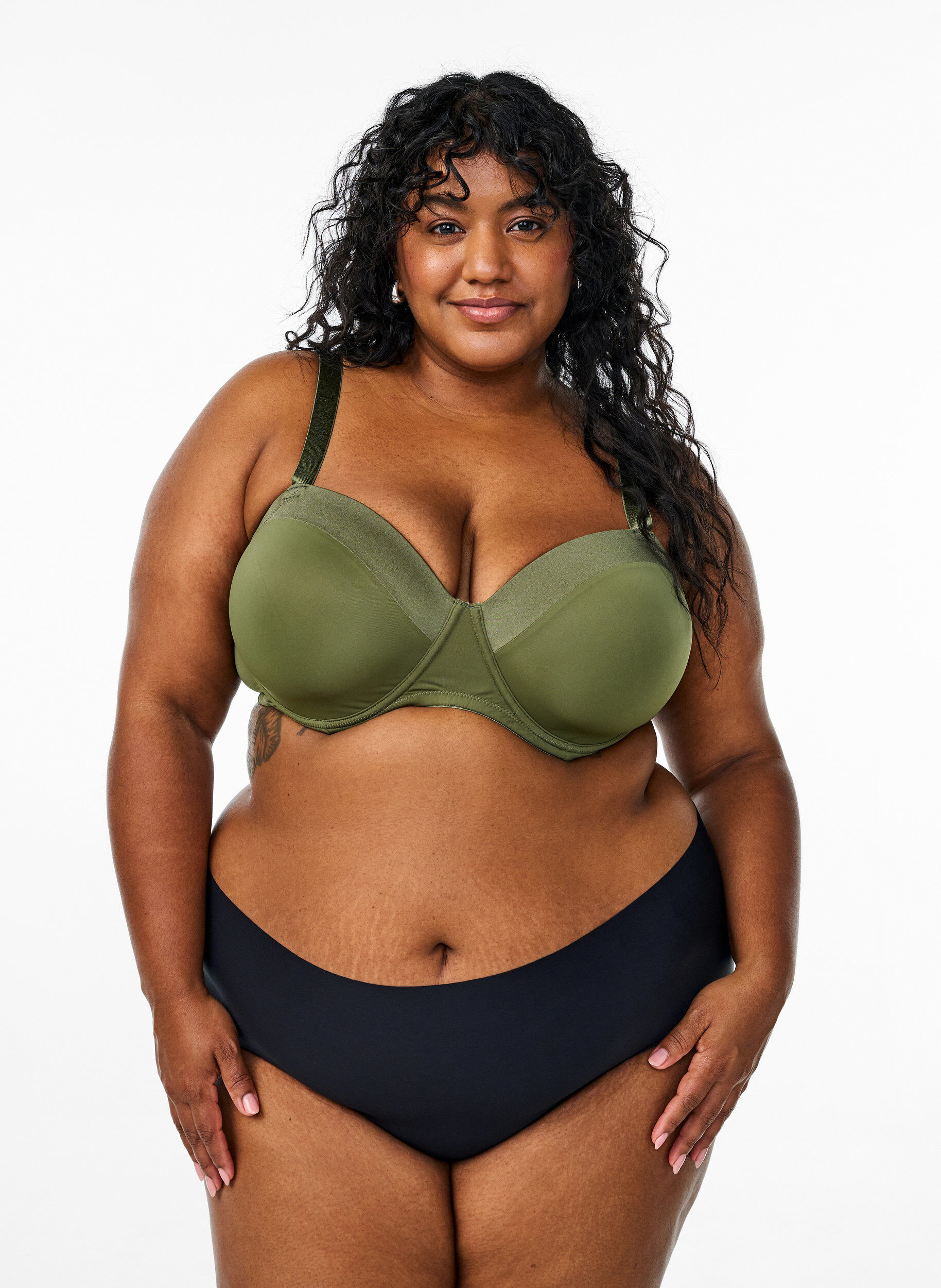 Zizzi Soutien-gorge moul&eacute; en microfibre avec des d&eacute;tails en satin, Vert, Model image number 1