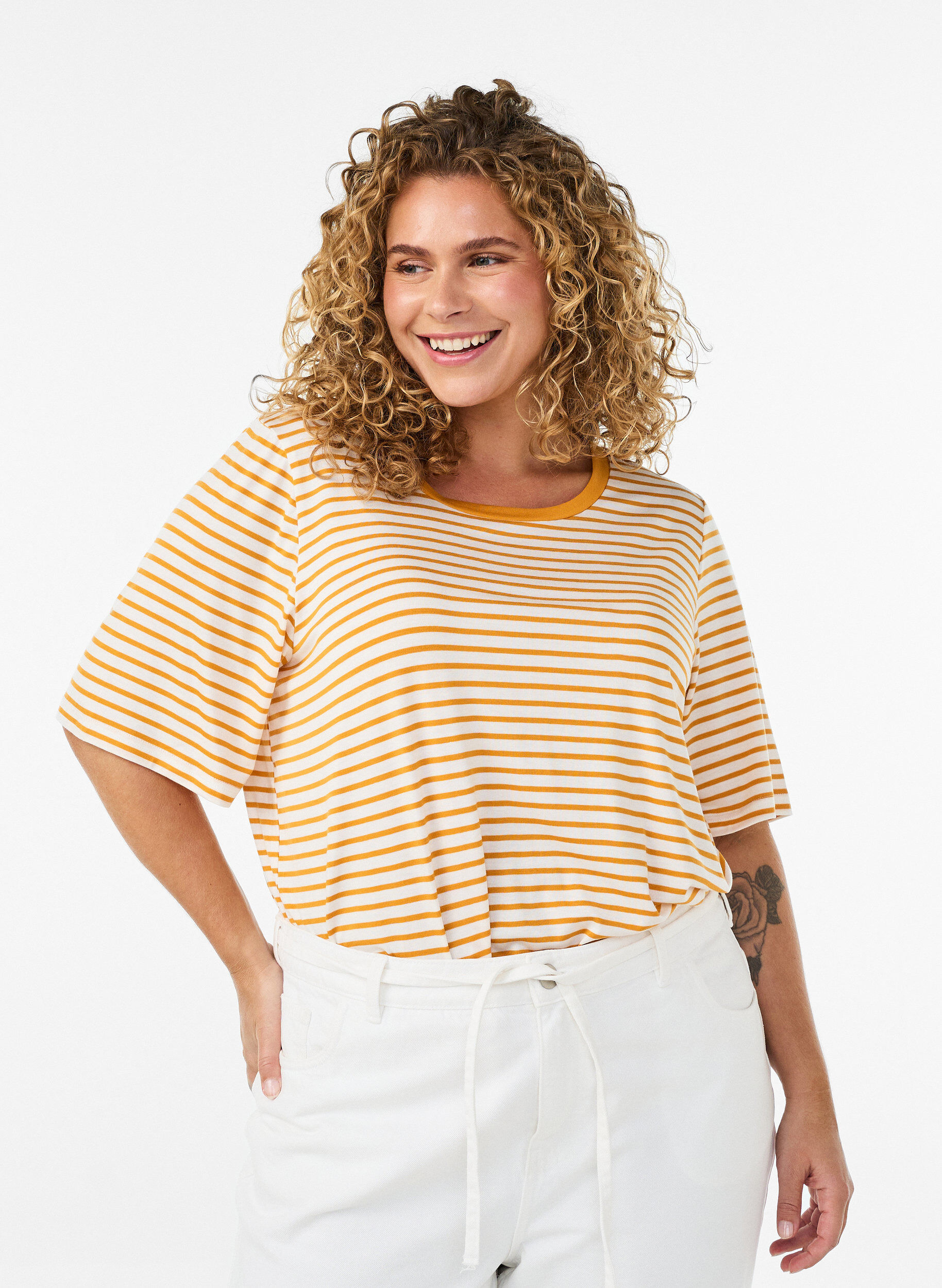 ZizziT-shirt en TENCEL&trade; Lyocell &agrave; rayures, Jaune clair, Model image number 0