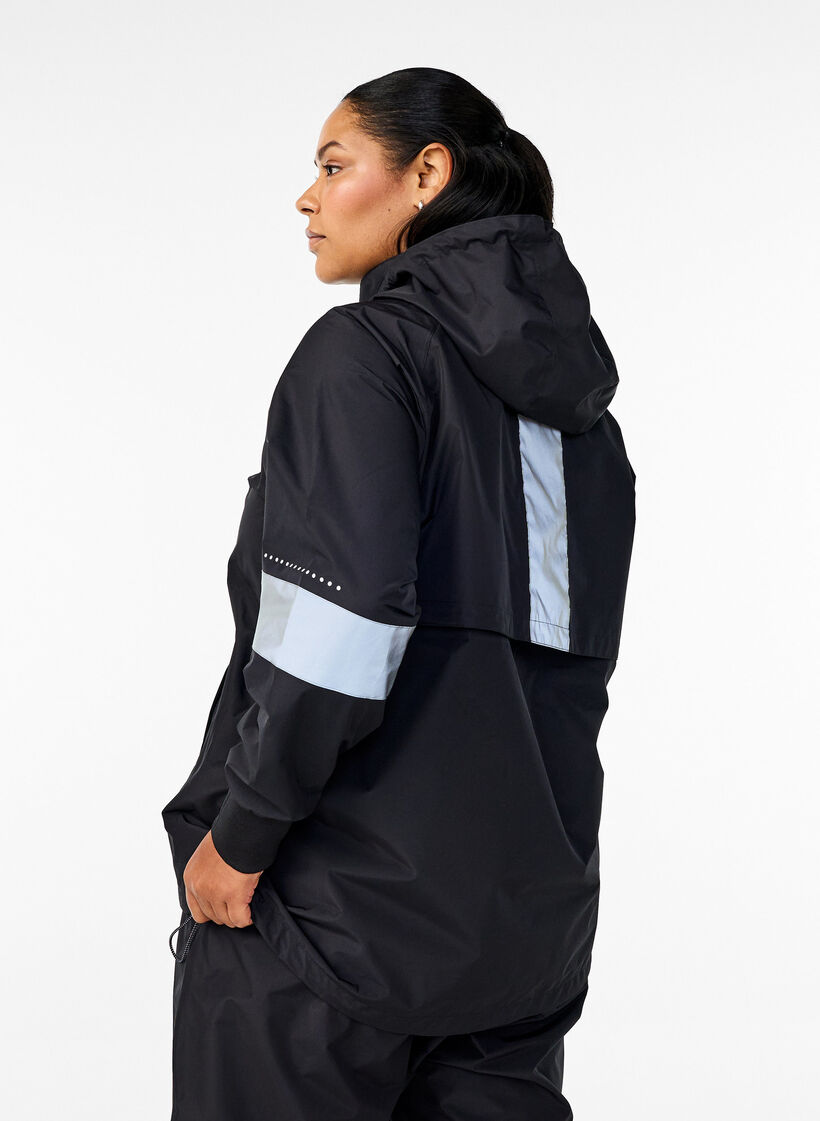 Veste de pluie avec d&eacute;tails r&eacute;fl&eacute;chissants, Noir, Model image number 2