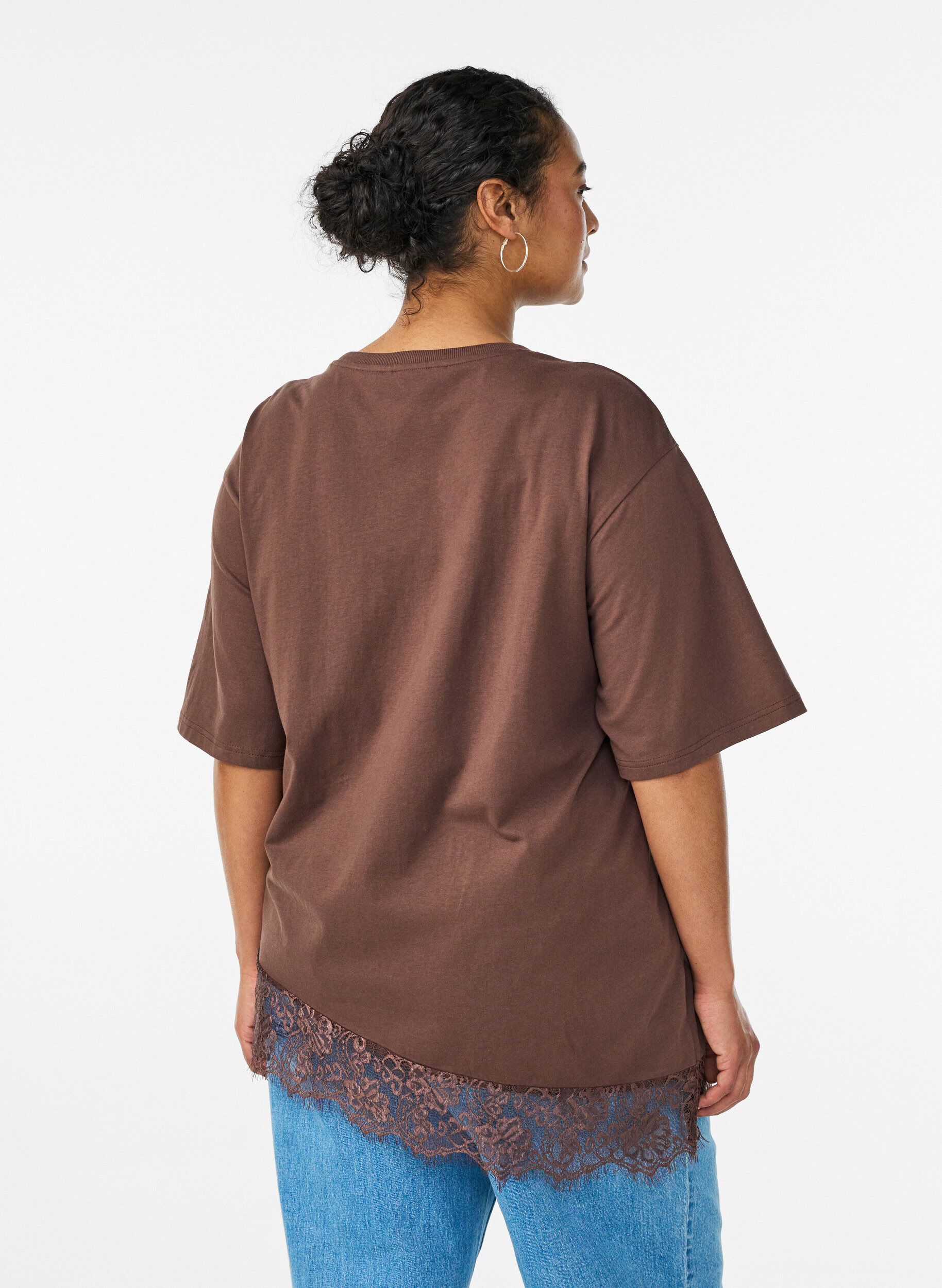 ZizziT-shirt avec ourlet asym&eacute;trique en dentelle, Marron, Model image number 2