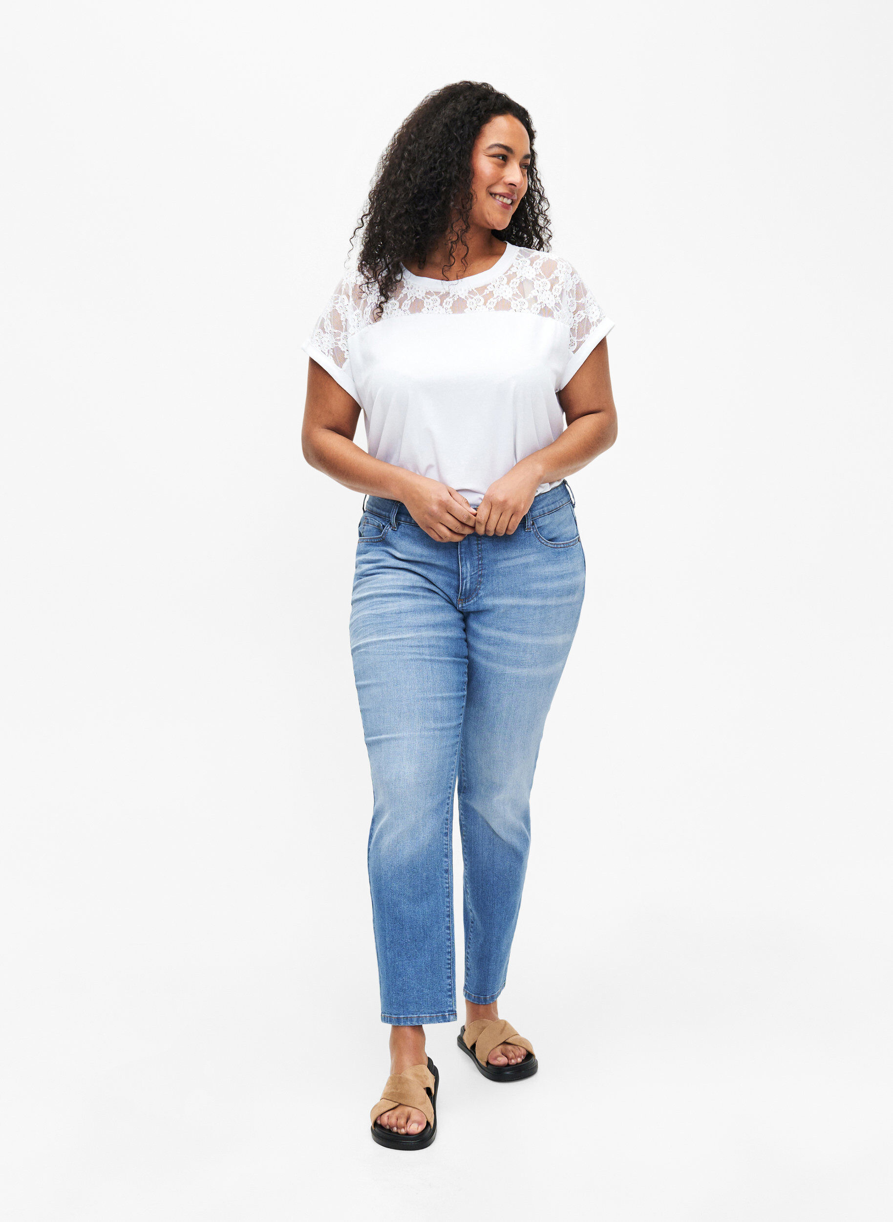 Zizzi T-shirt en coton &agrave; manches courtes avec dentelle, Bright White, Model image number 1