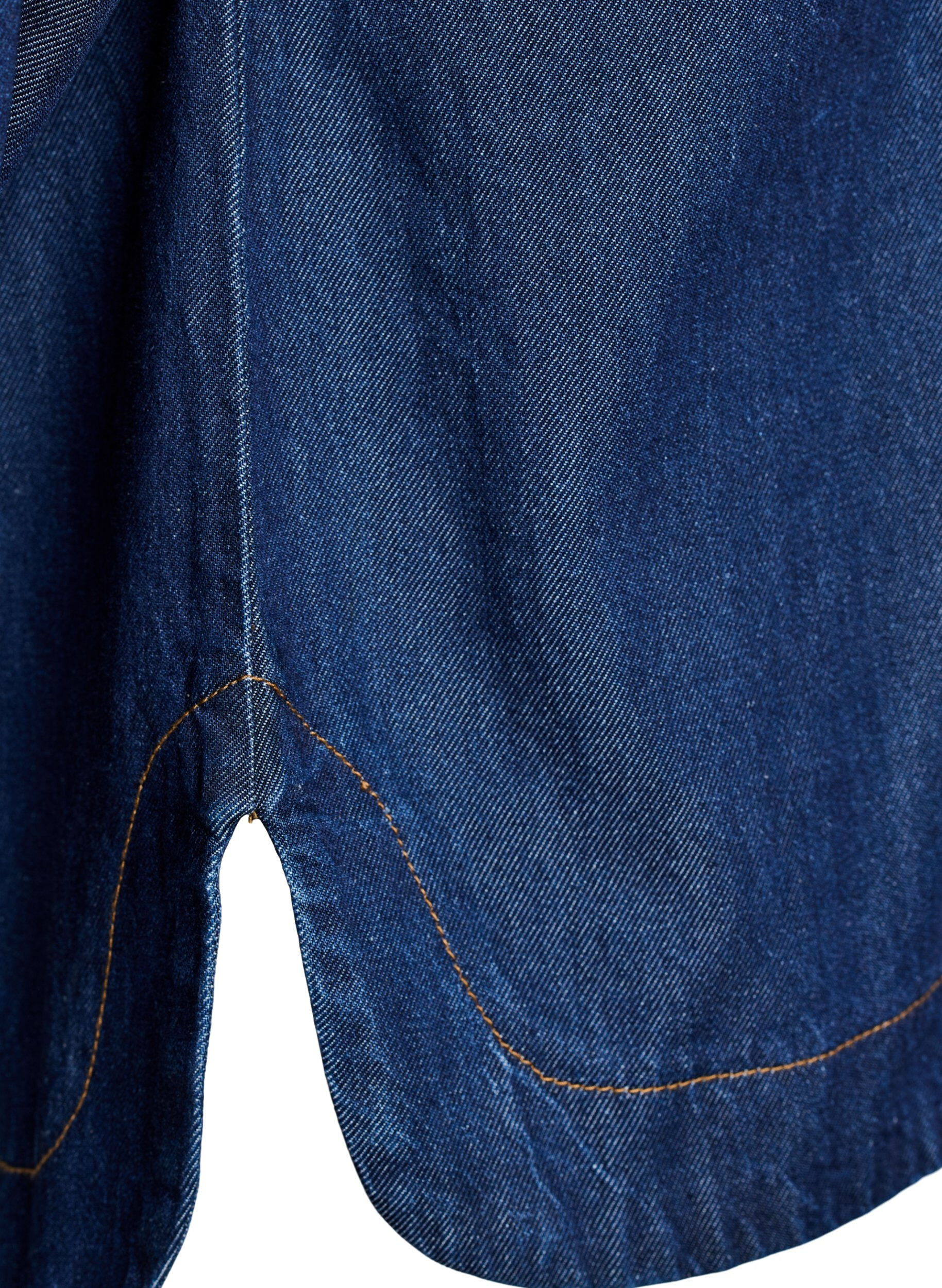 Zizzi Chemise ample en jean avec des poches poitrine, Bleu, Packshot image number 3