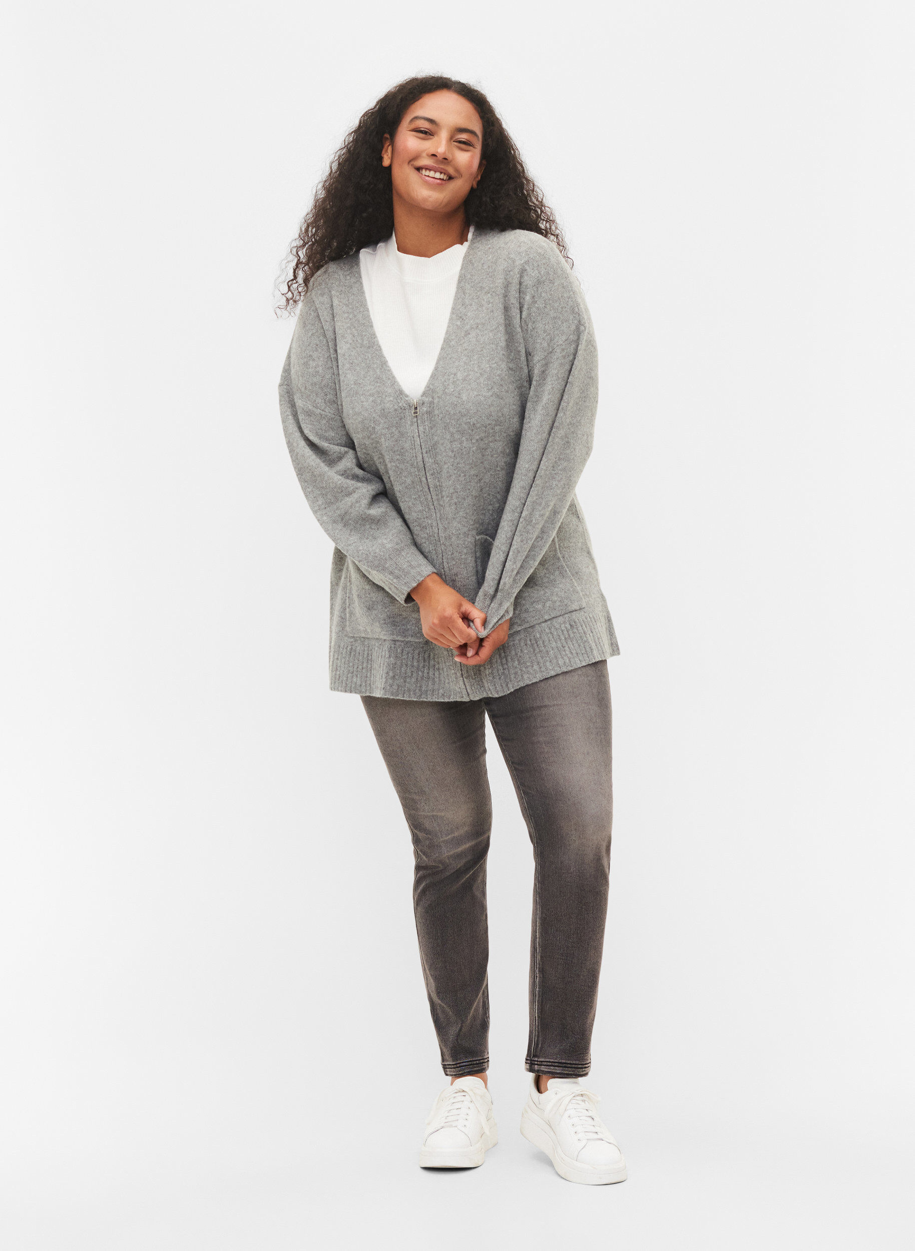 Zizzi Long cardigan en maille &agrave; fermeture &Eacute;clair et poches, Medium Grey Melange, Model image number 2