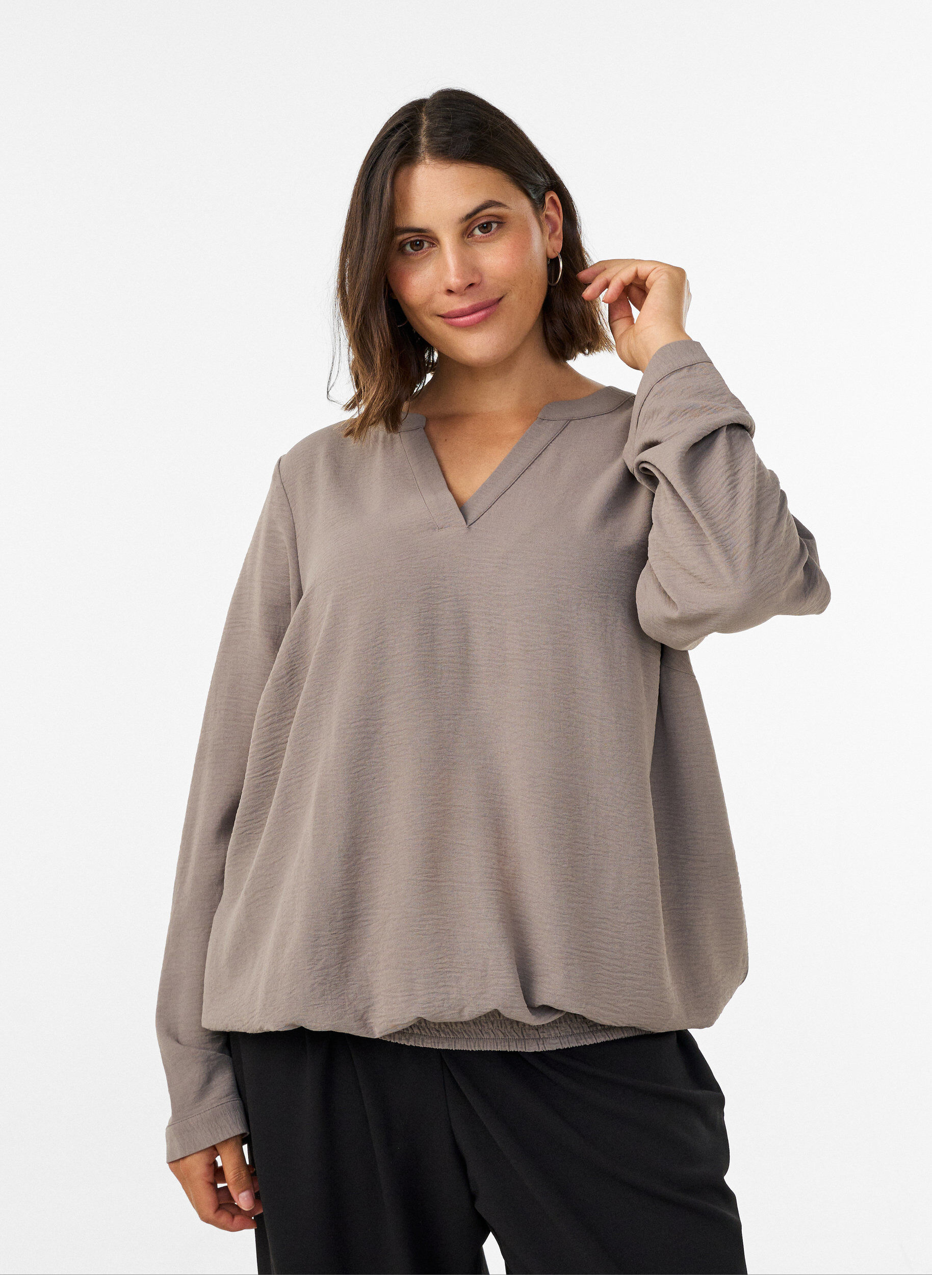 ZizziBlouse &agrave; la silhouette ballon avec col en V, Beige, Model image number 0