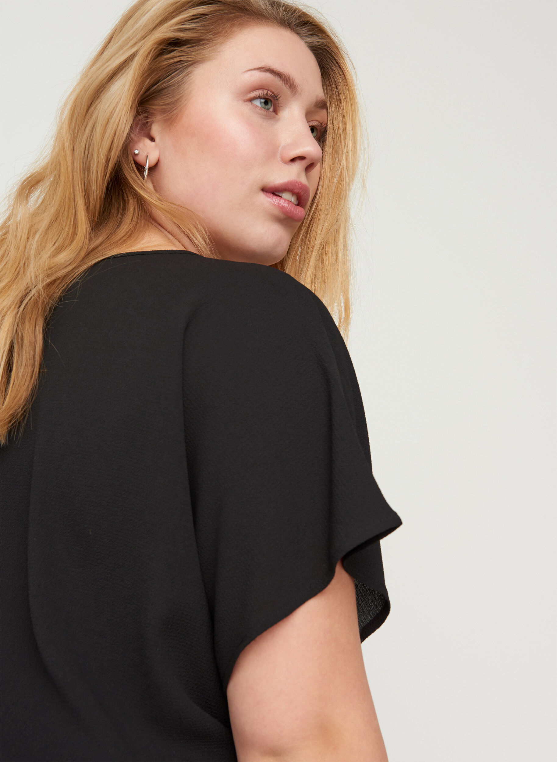 ZizziBlouse &agrave; manches courtes et encolure ronde, Noir, Model image number 3