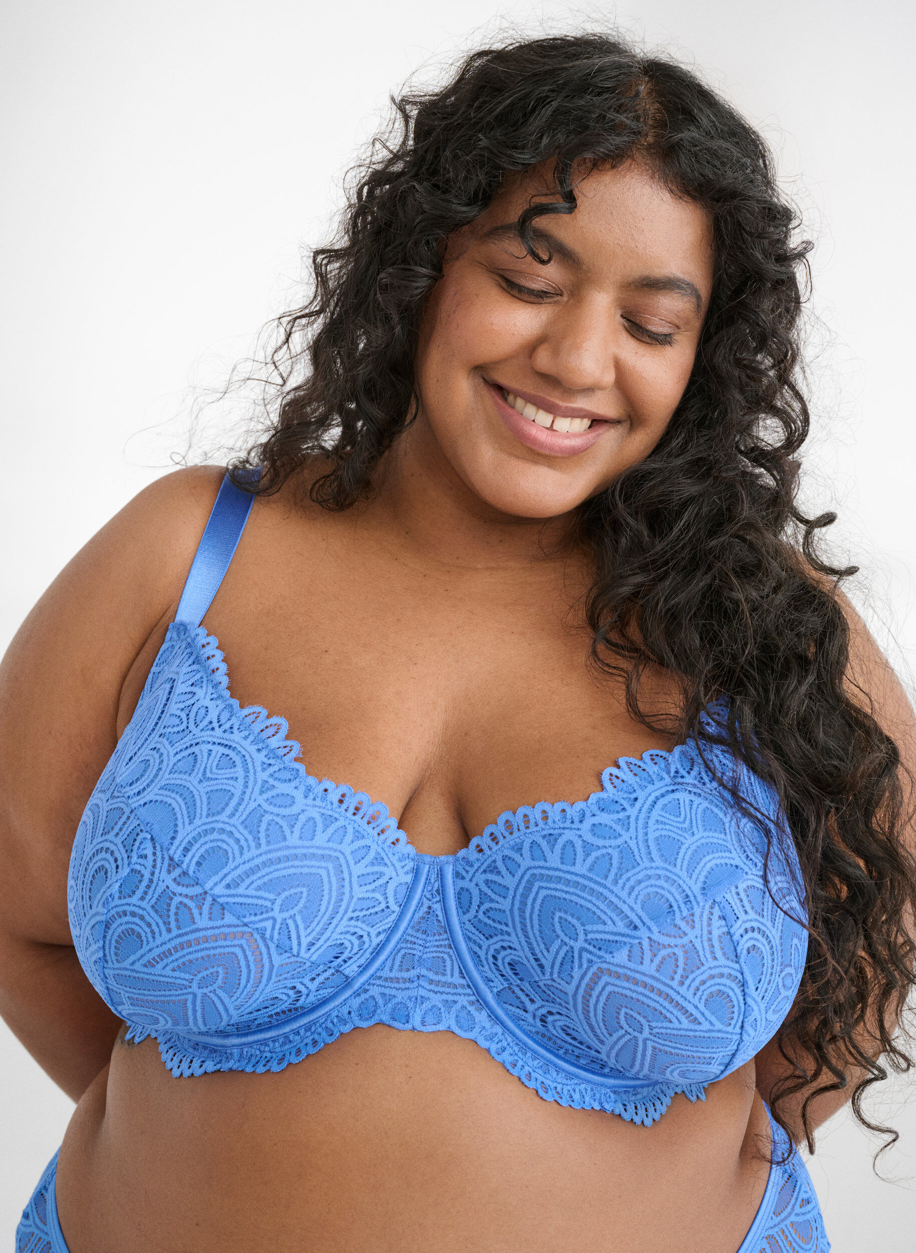 Zizzi Soutien-gorge corbeille en dentelle avec armatures, Bleu, Image image number 0