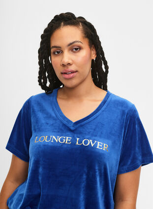 T-shirt en velours avec un col en V, Monaco Blue, Model image number 2