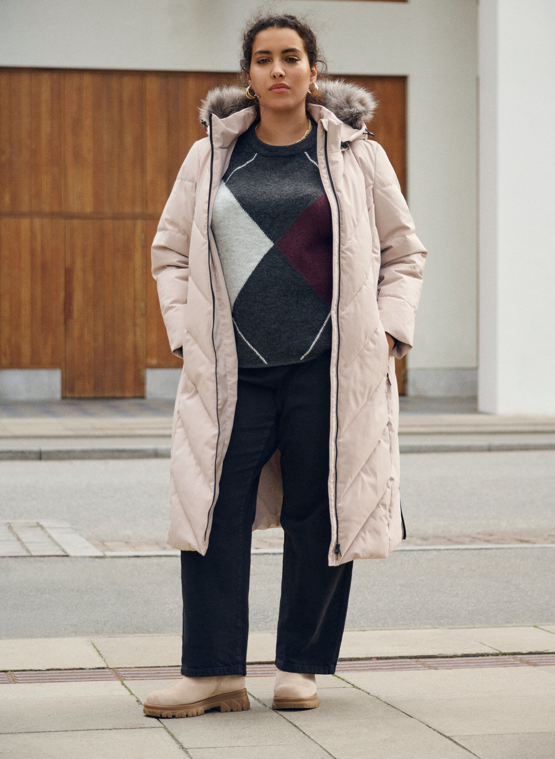 Zizzi Pull &agrave; grands carreaux et manches contrastantes, Gris anthracite, Image image number 0